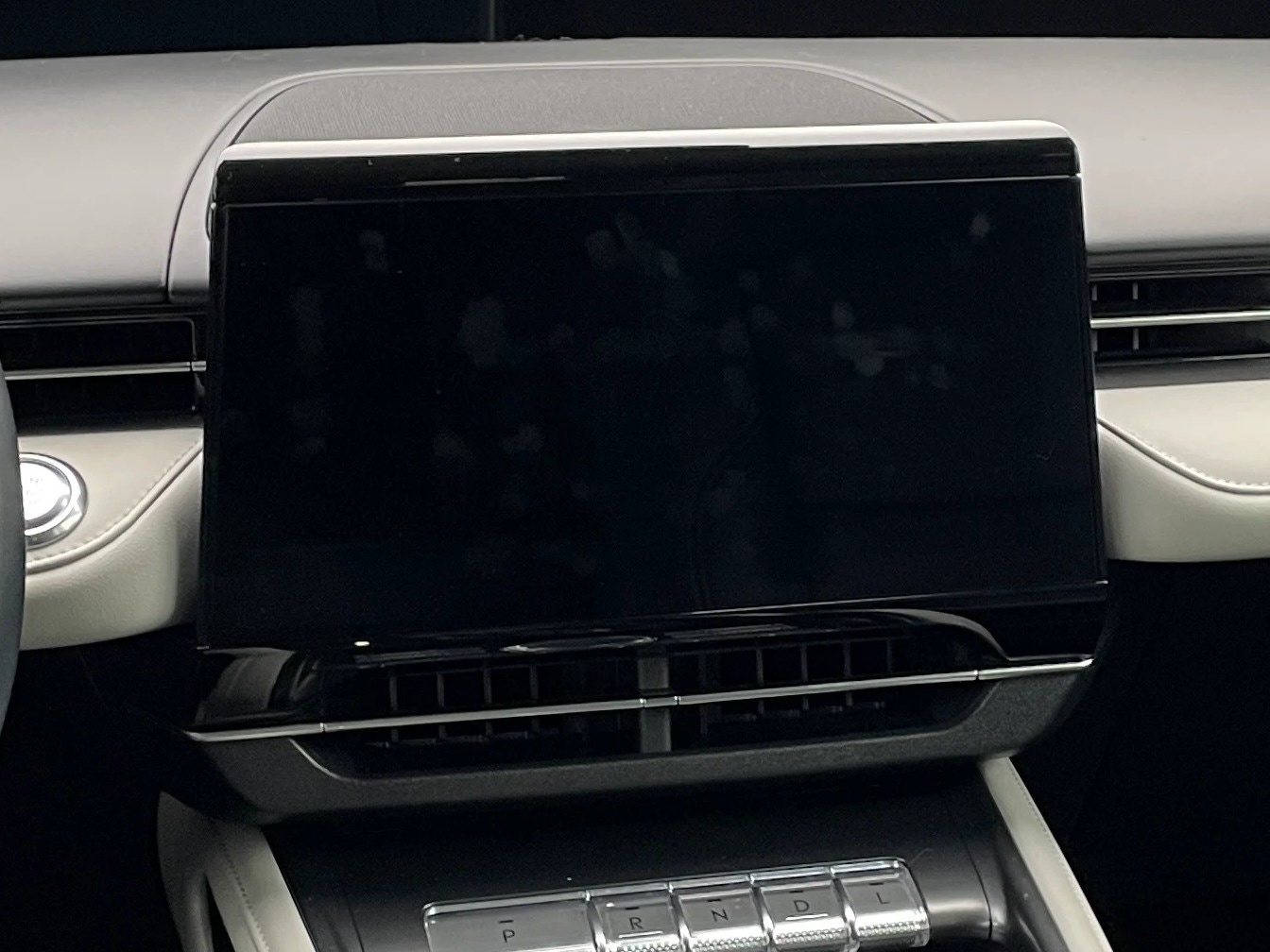 Thumbnail: 2024 Lincoln Nautilus - 3