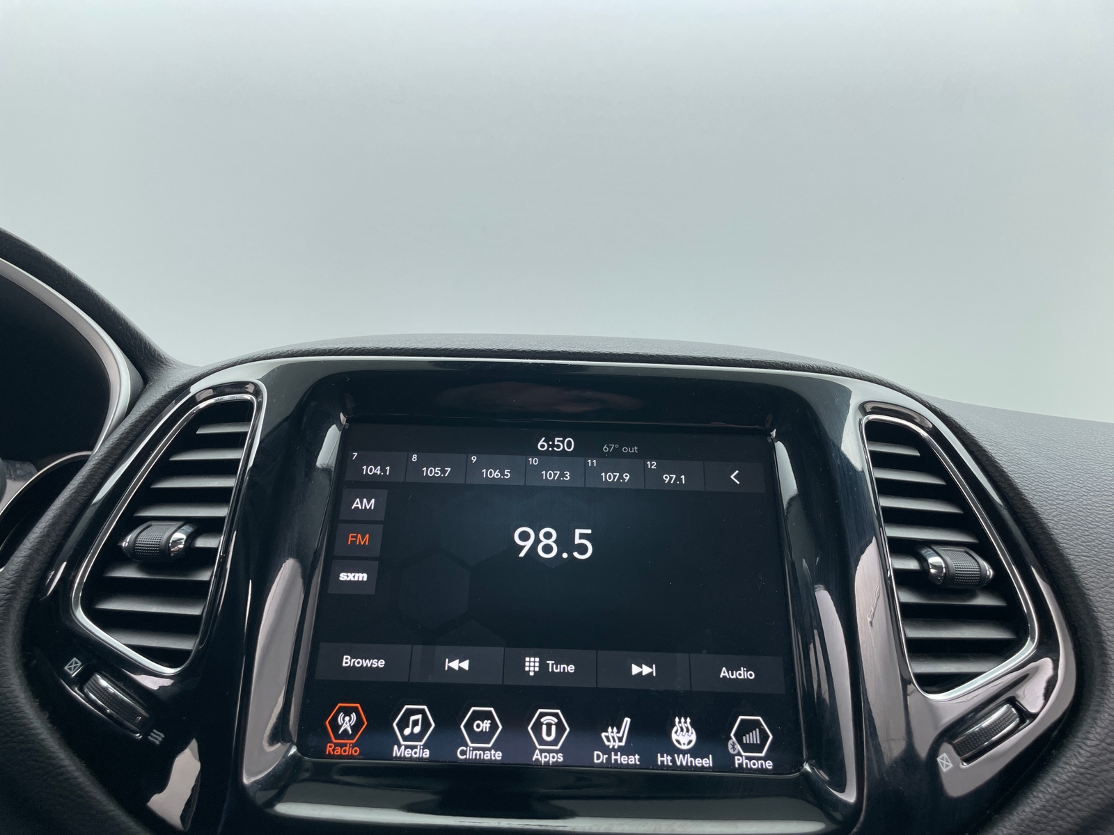 Thumbnail: 2018 Jeep Compass - 3