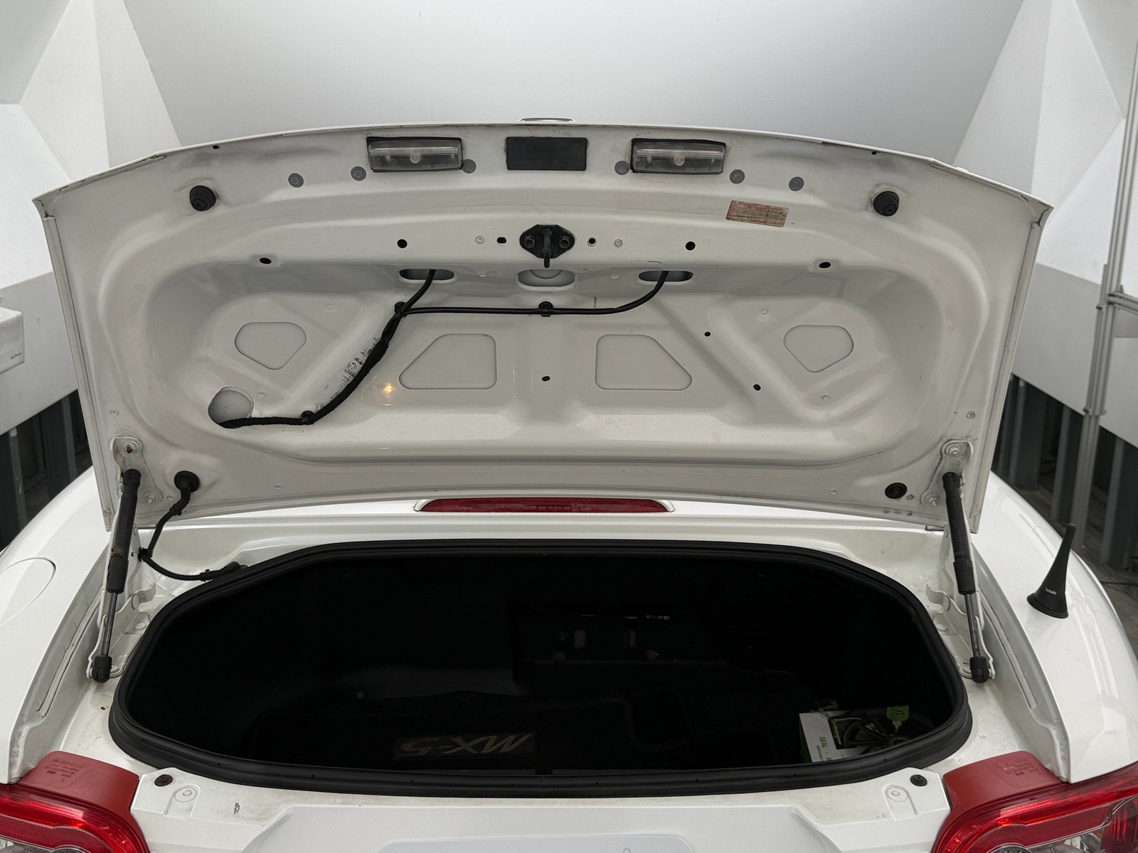 Thumbnail: 2014 Mazda MX-5 Miata - 6