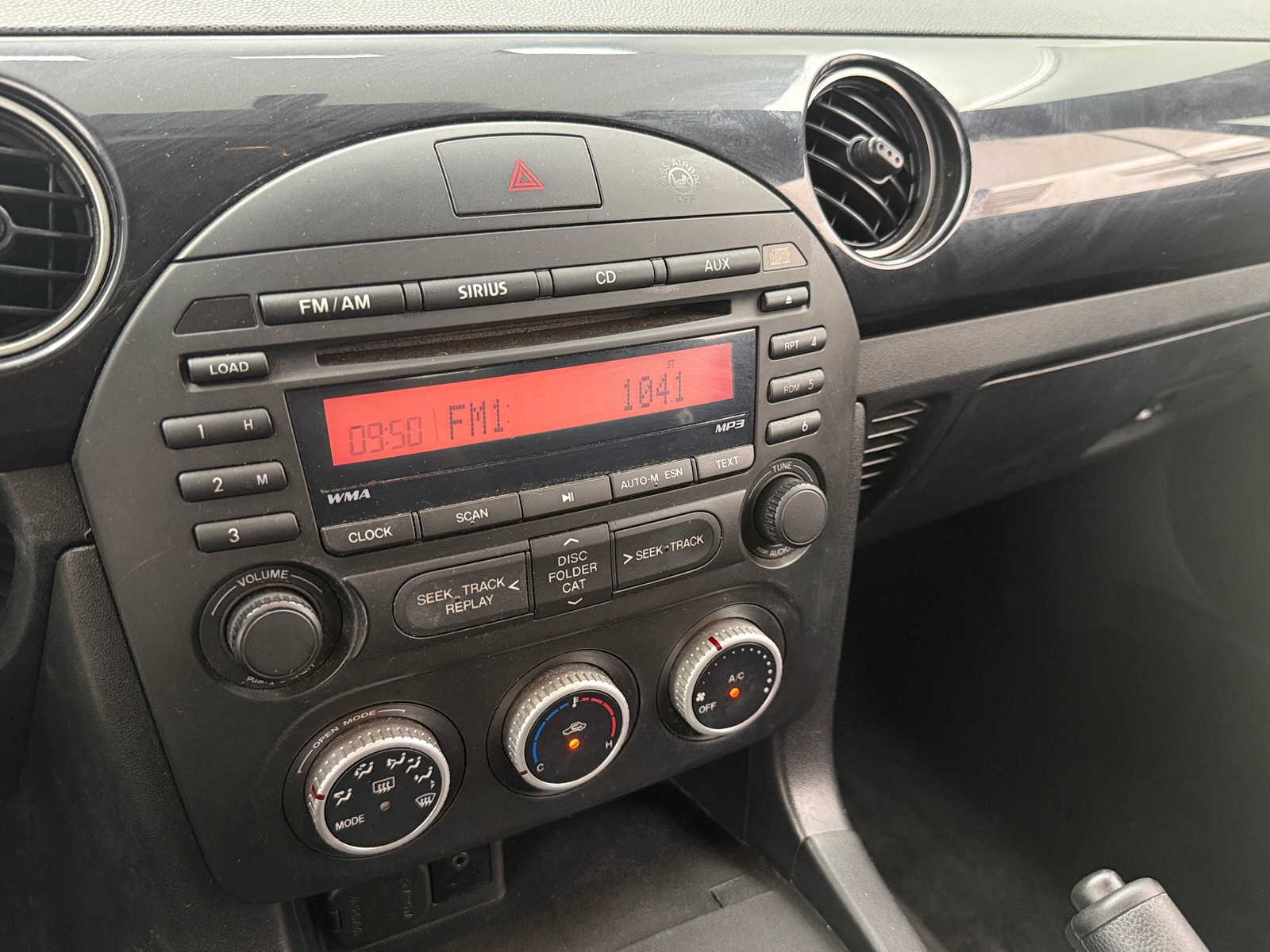 Thumbnail: 2014 Mazda MX-5 Miata - 4