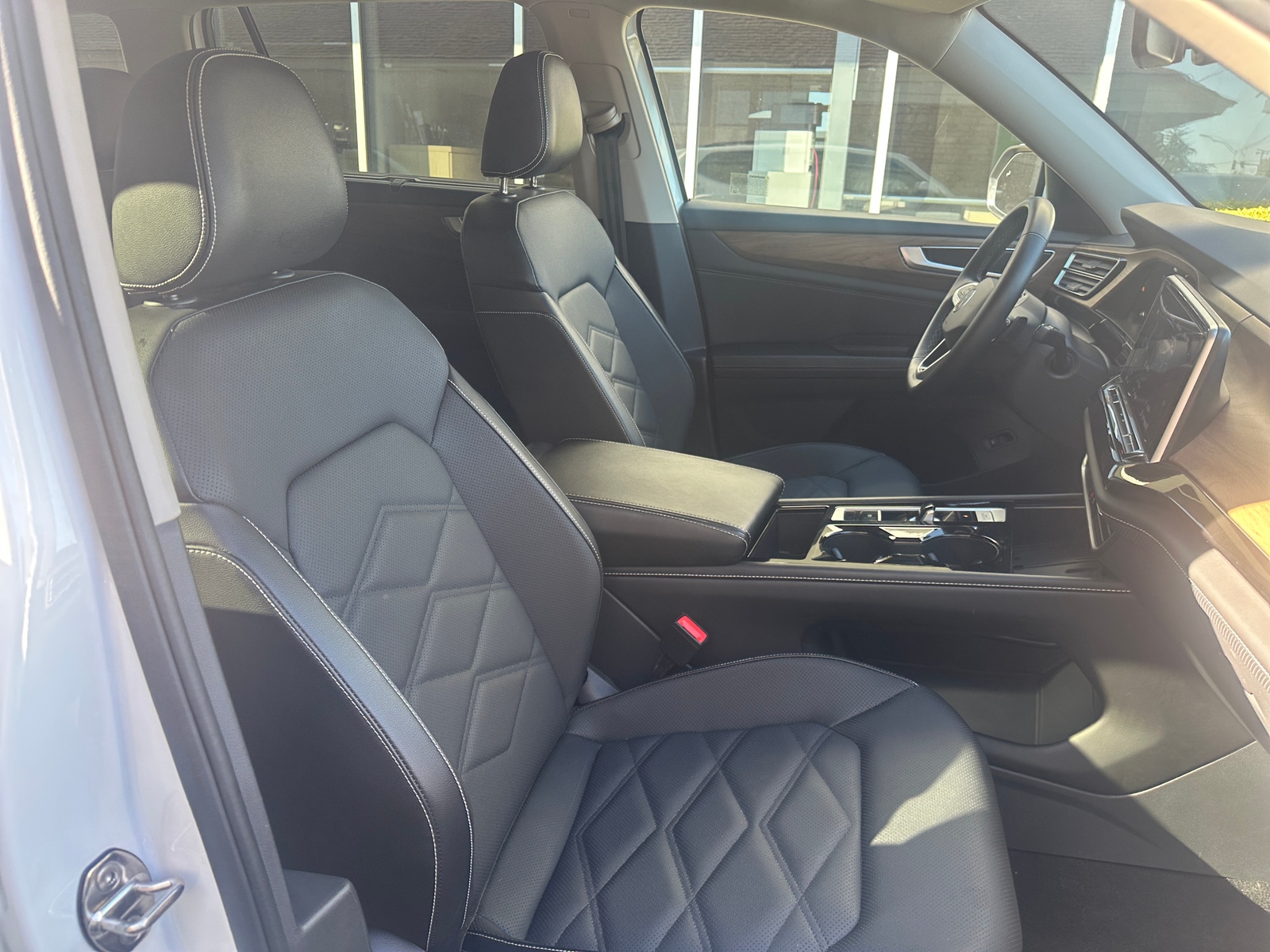 Thumbnail: 2025 Volkswagen Atlas - 2