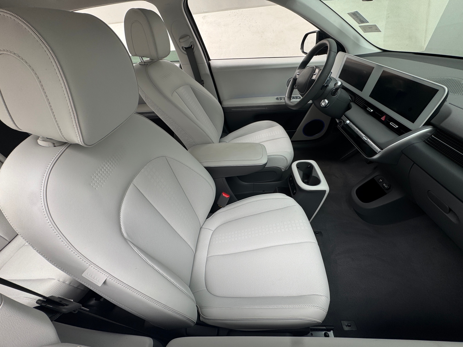 Thumbnail: 2022 Hyundai Ioniq 5 - 2