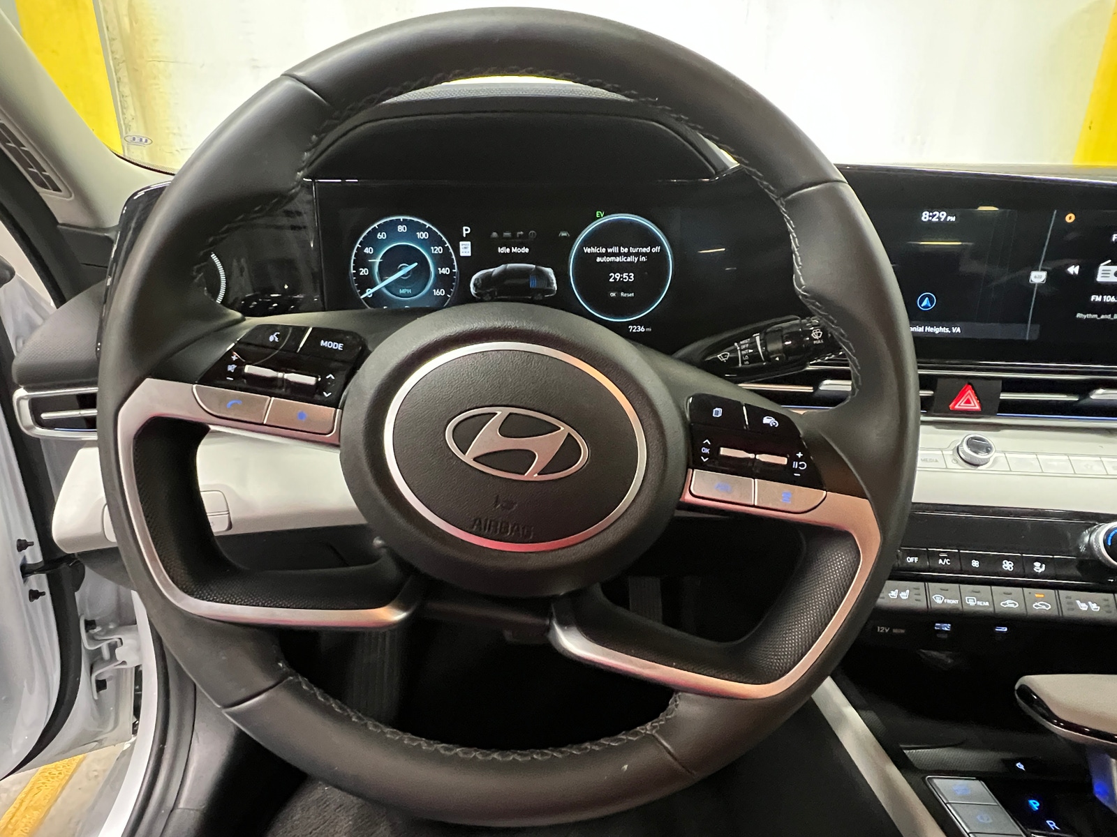 Thumbnail: 2025 Hyundai Elantra - 4