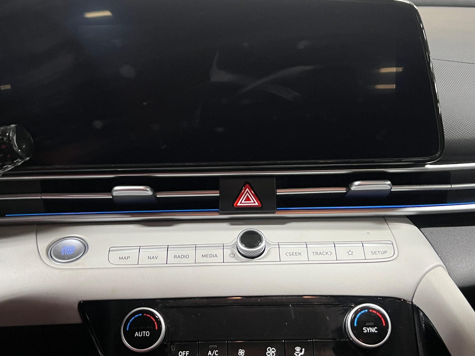 Thumbnail: 2025 Hyundai Elantra - 3