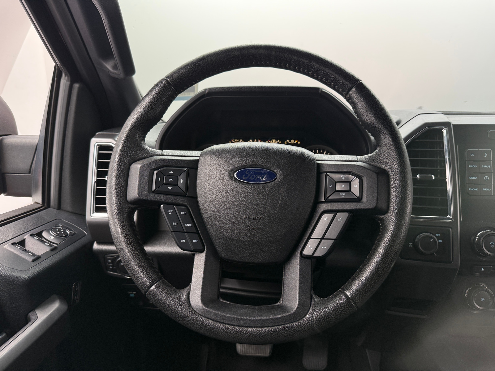 Thumbnail: 2016 Ford Econoline - 5