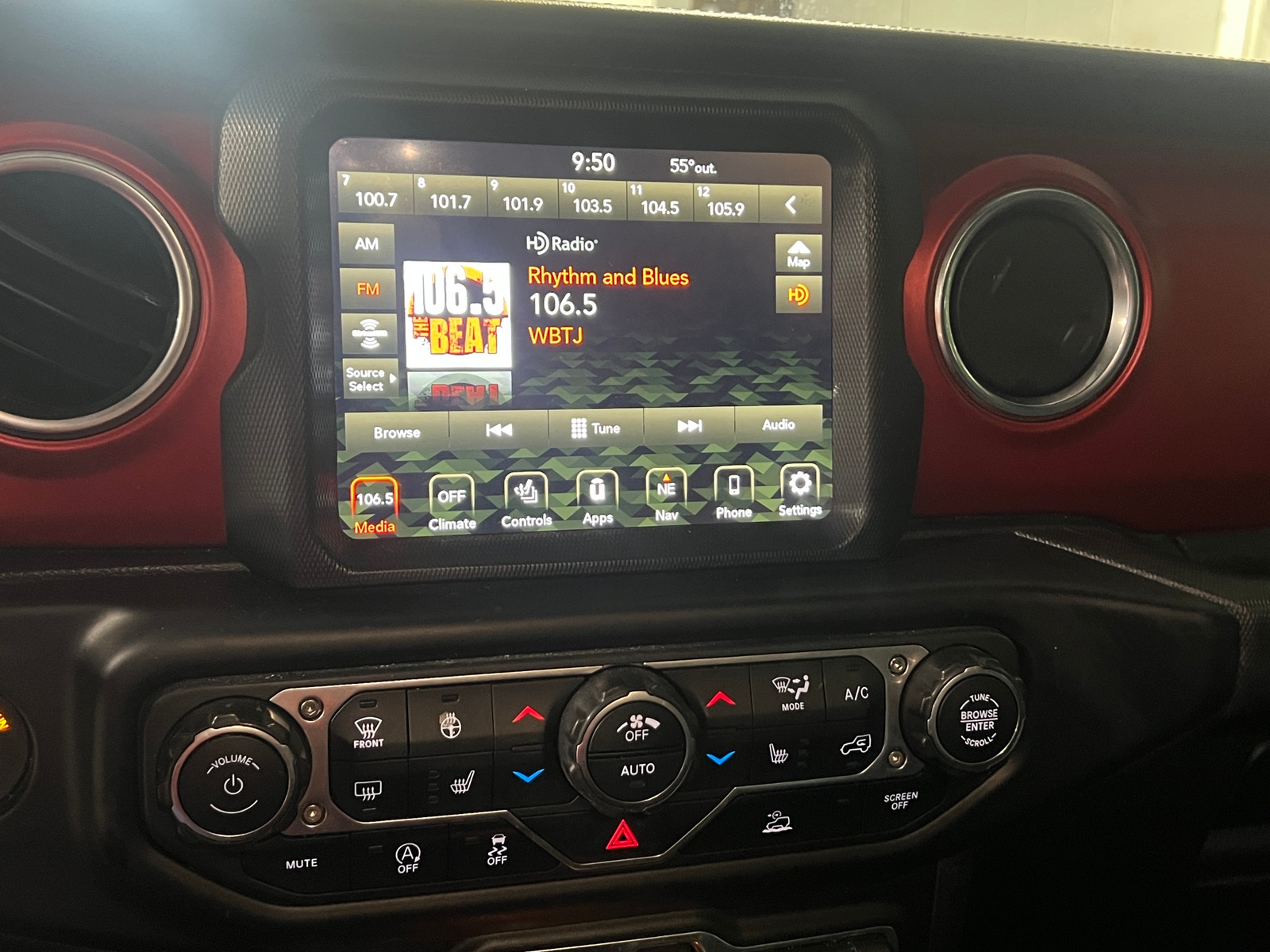 Thumbnail: 2022 Jeep Gladiator - 4