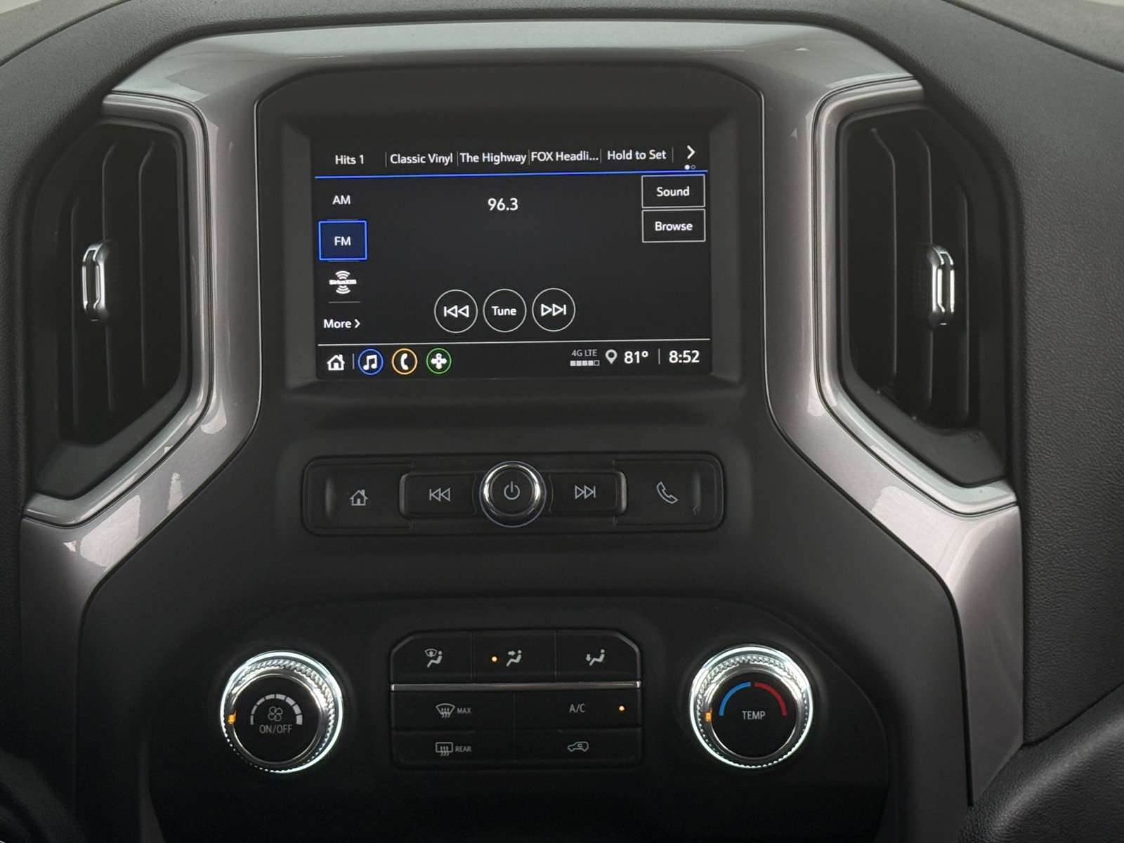 Thumbnail: 2024 GMC Sierra 1500 - 3