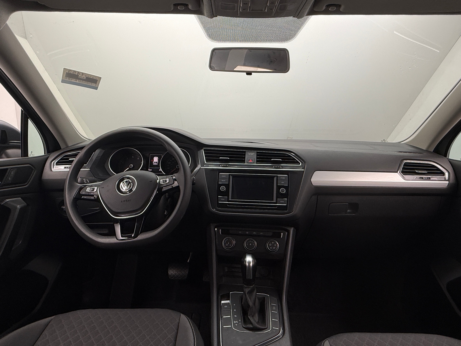 Thumbnail: 2021 Volkswagen Tiguan - 3