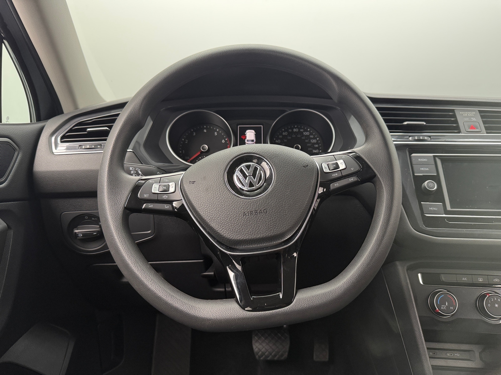 Thumbnail: 2021 Volkswagen Tiguan - 5