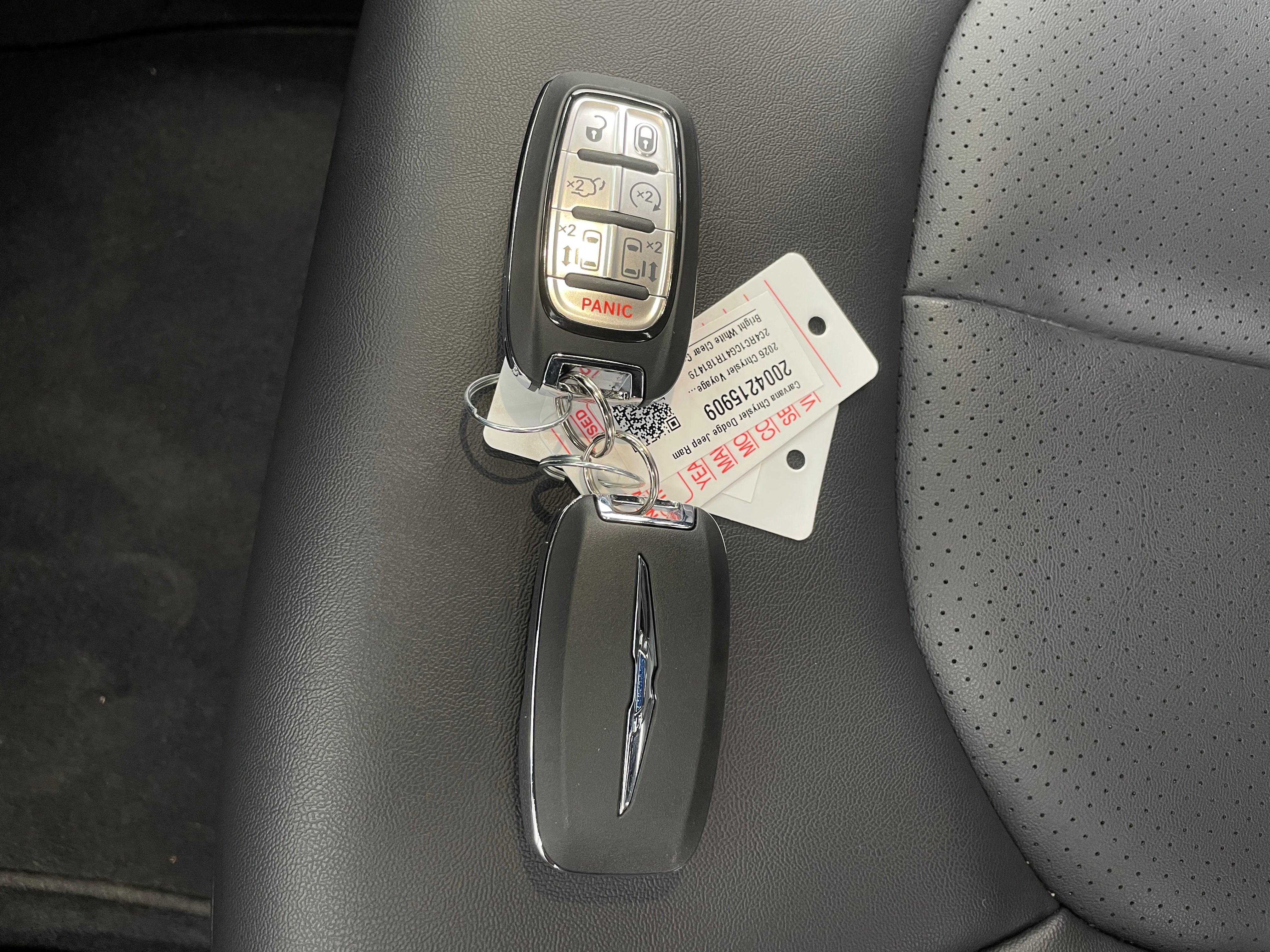 2026 Chrysler Voyager LX - Photo 10