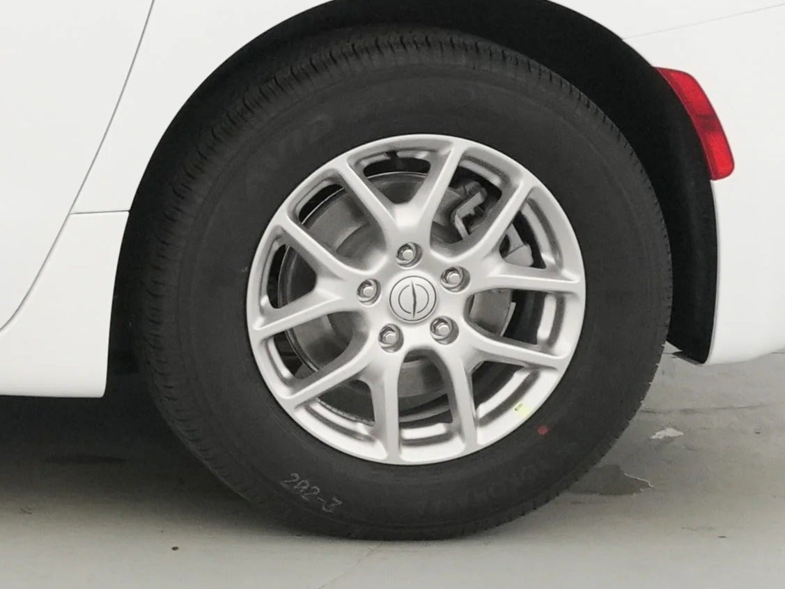 2026 Chrysler Voyager LX - Photo 16
