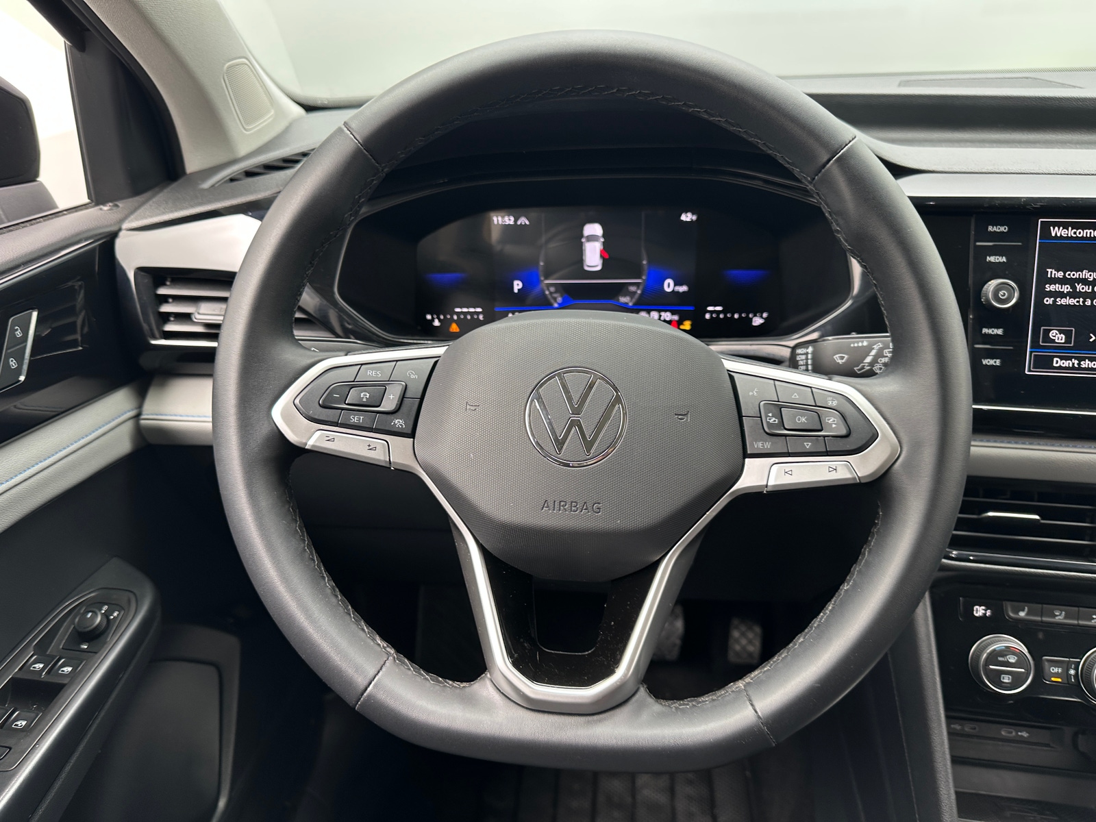 Thumbnail: 2024 Volkswagen Taos - 4