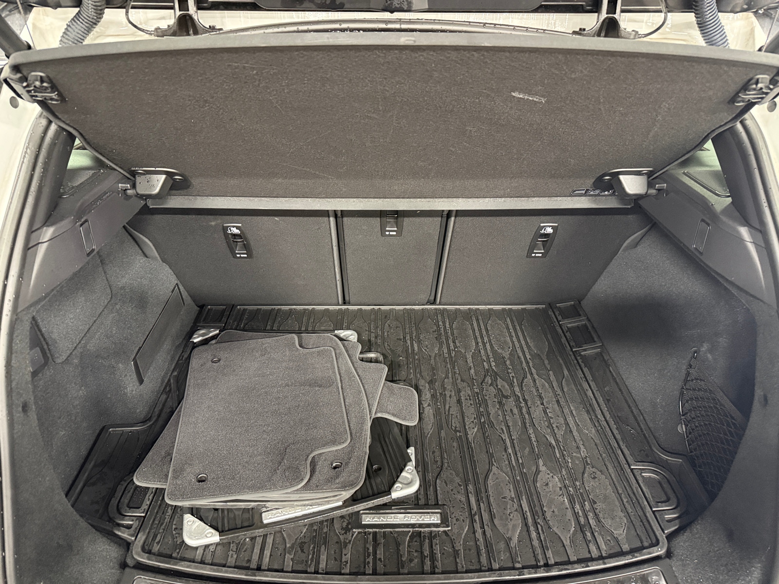 Thumbnail: 2023 Land Rover Range Rover Evoque - 6