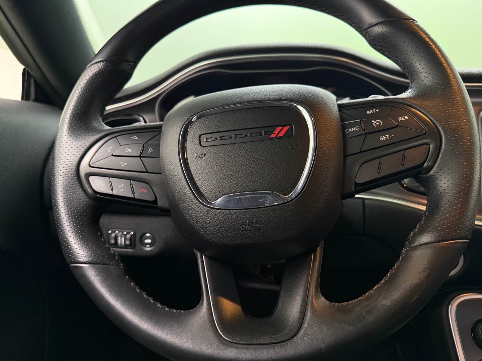 Thumbnail: 2015 Dodge Challenger - 4