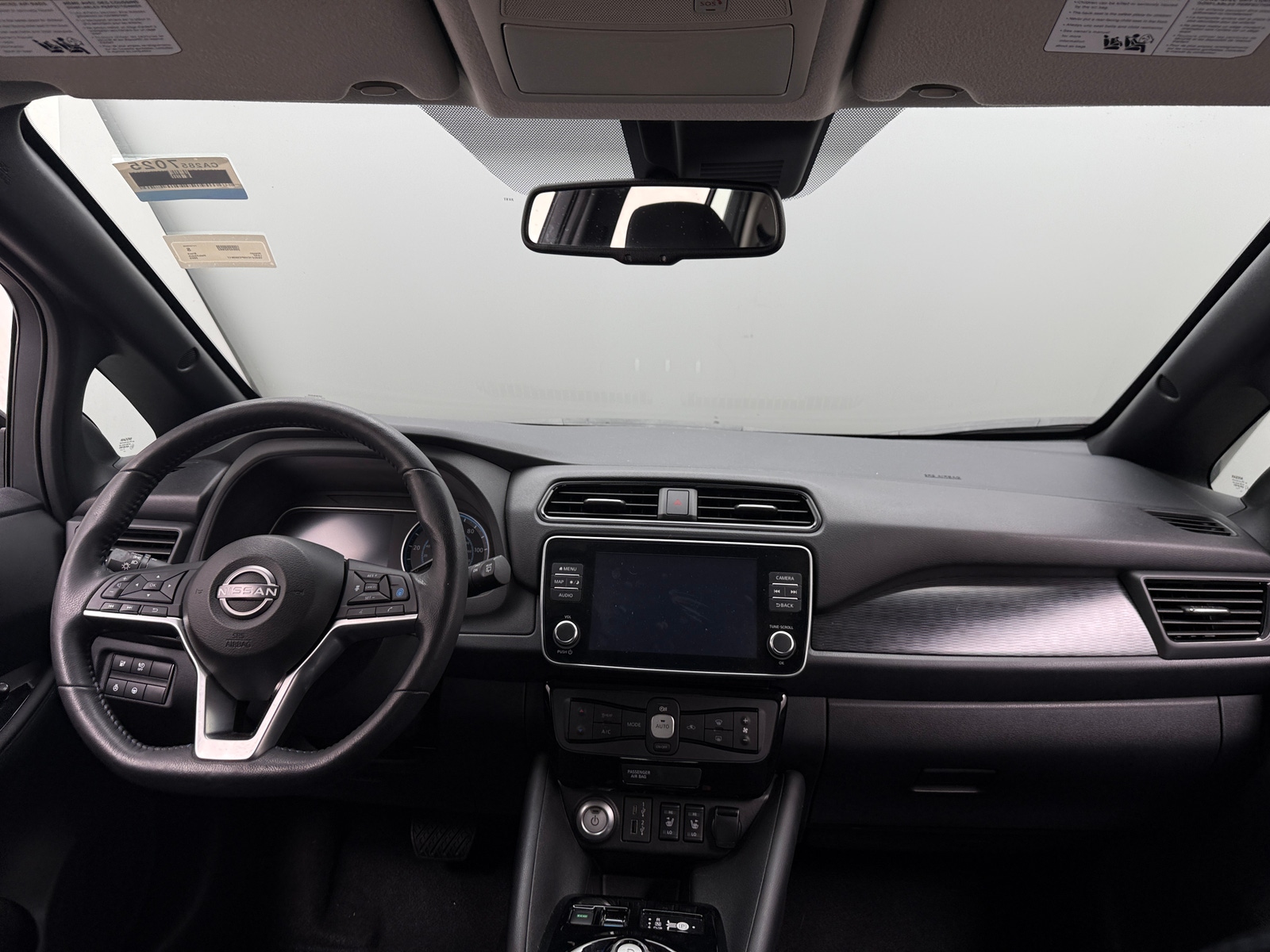 Thumbnail: 2023 Nissan Leaf - 3