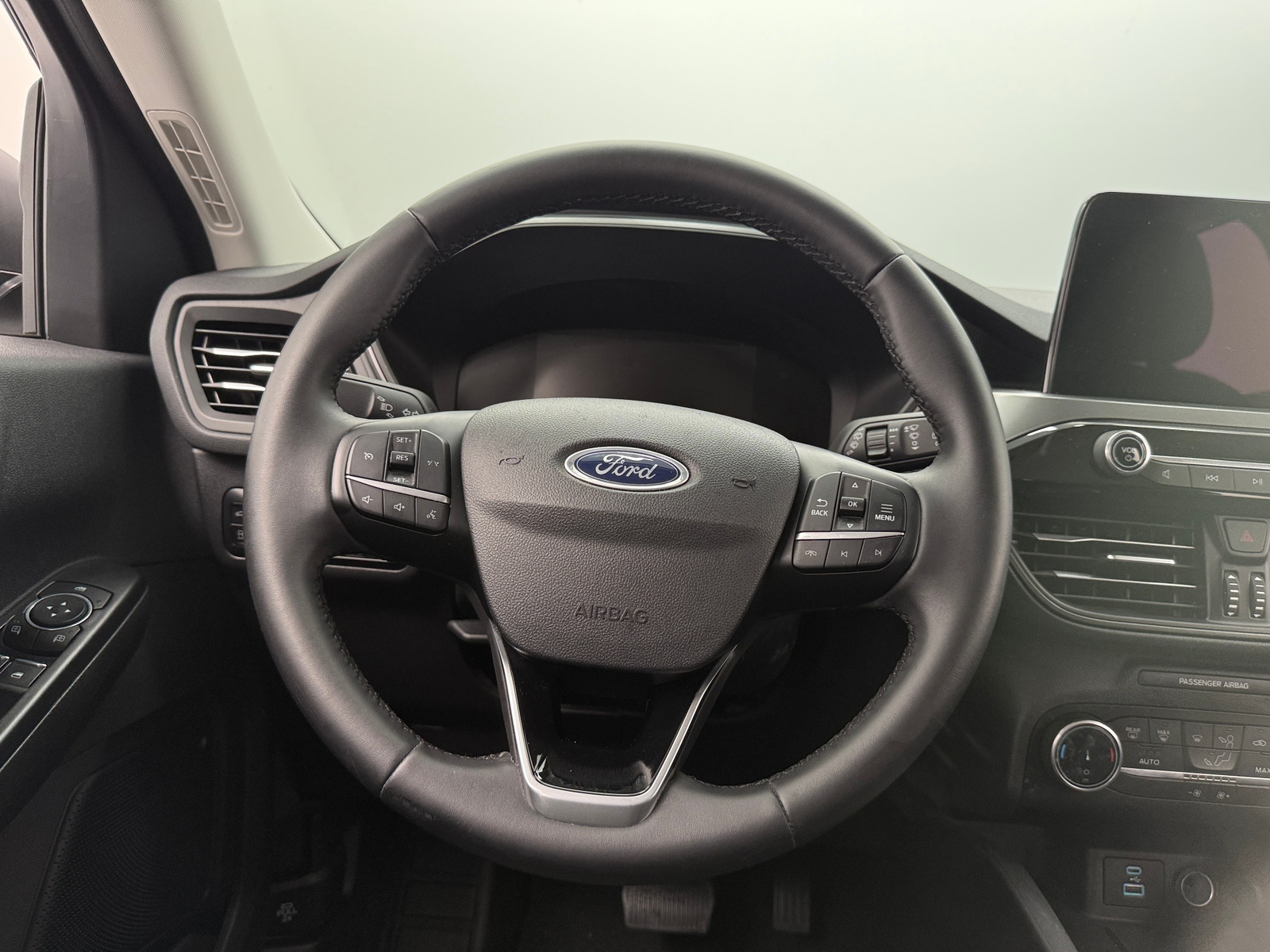 Thumbnail: 2023 Ford Escape - 5