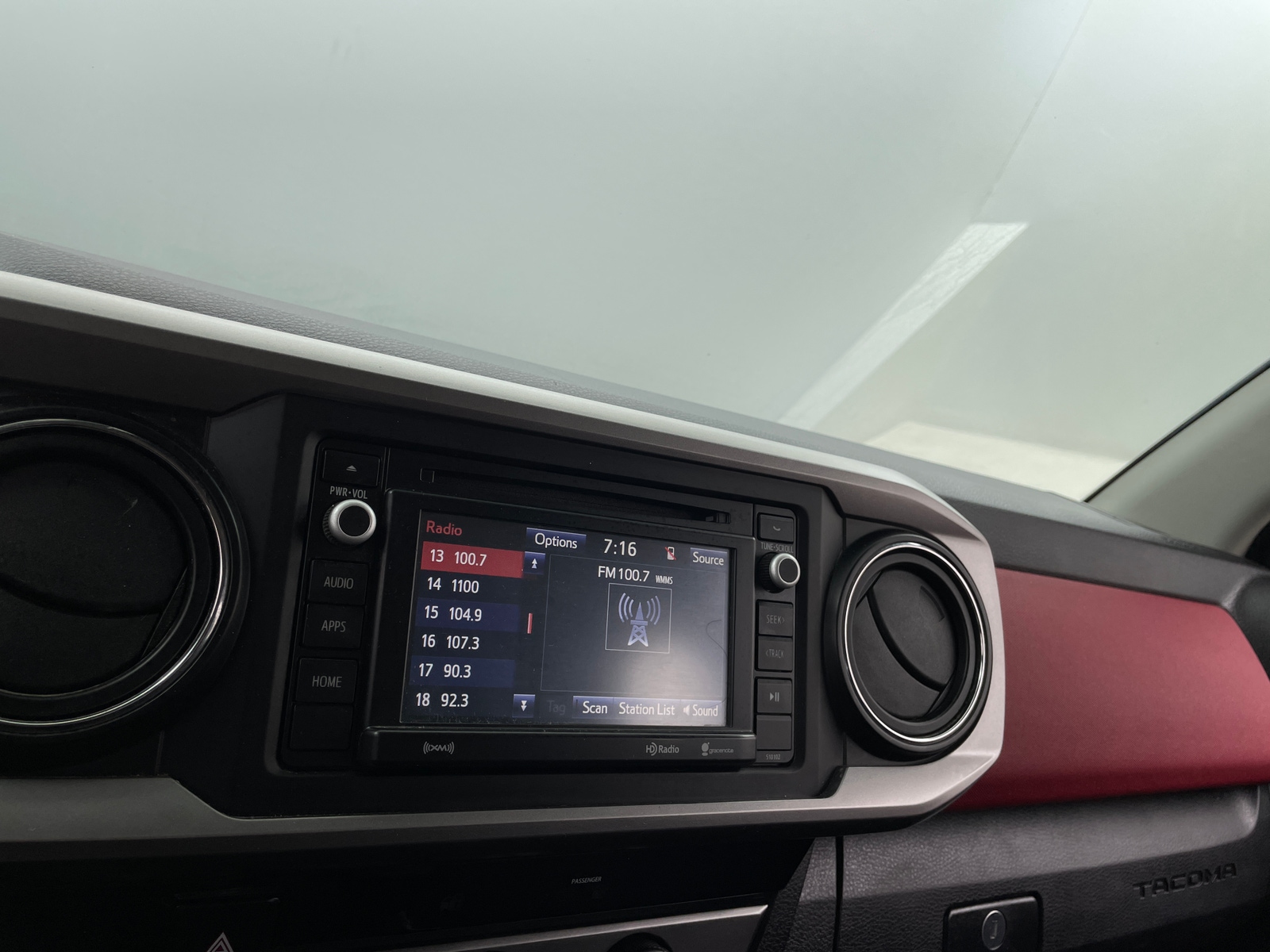 Thumbnail: 2017 Toyota Tacoma - 4