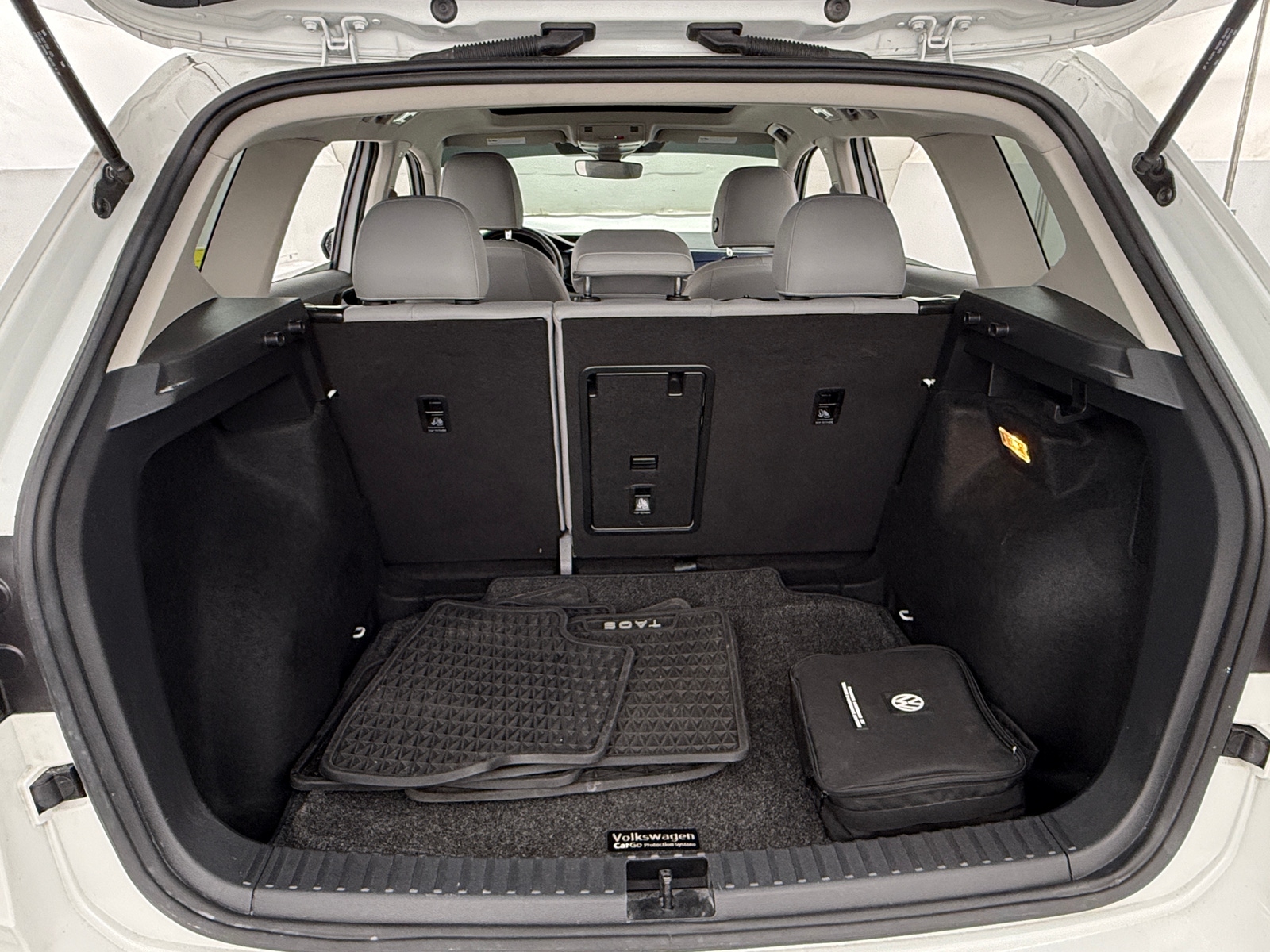 Thumbnail: 2023 Volkswagen Taos - 6