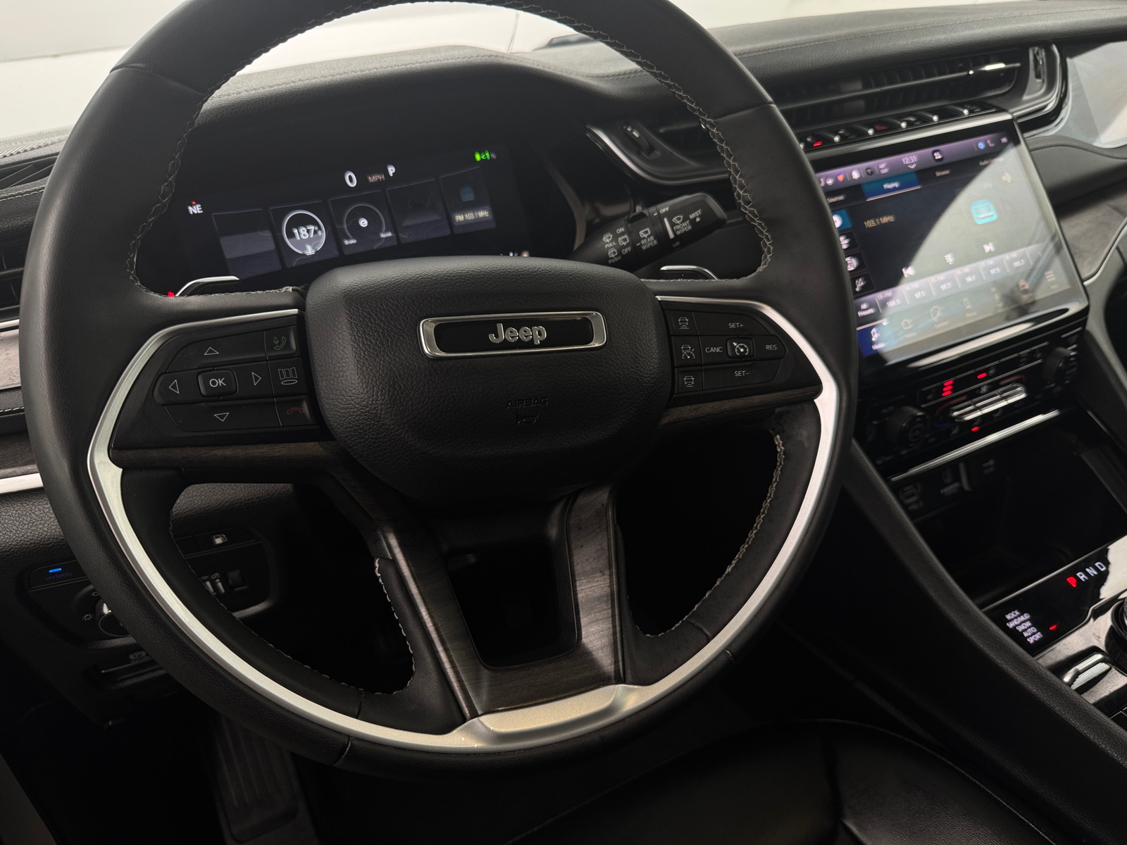 Thumbnail: 2023 Jeep Grand Cherokee - 4