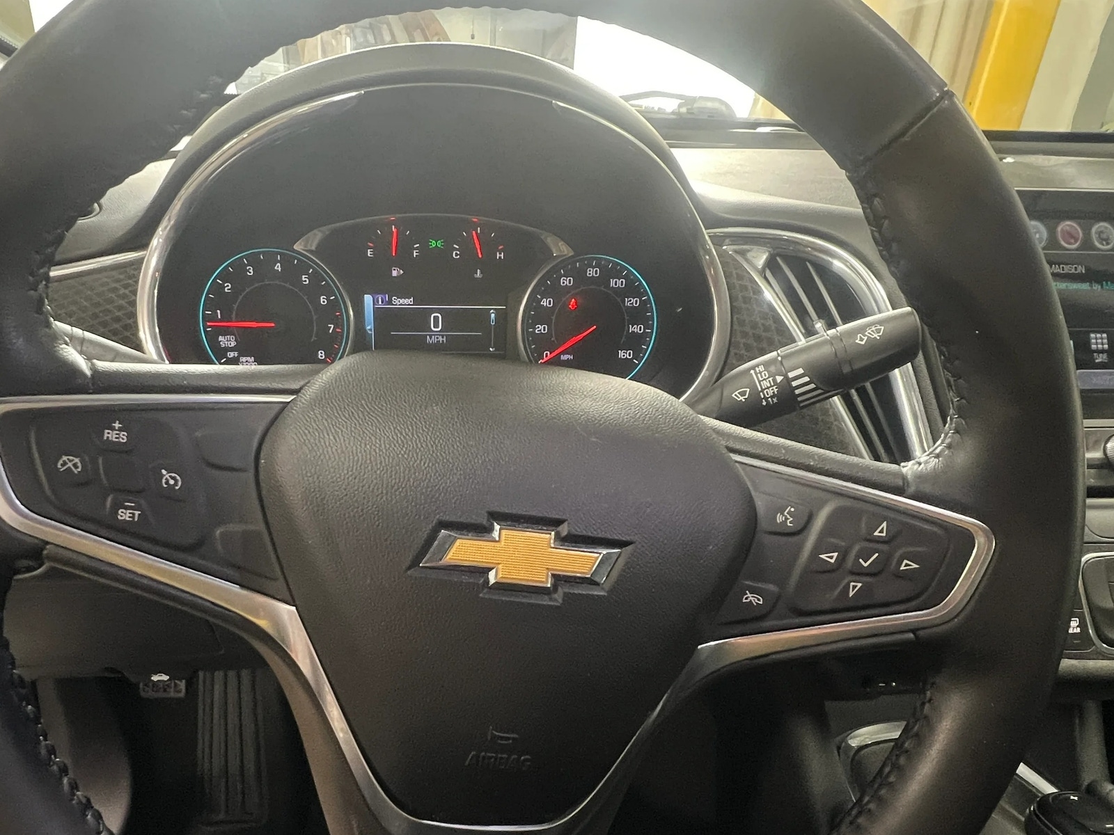 Thumbnail: 2017 Chevrolet Malibu - 5