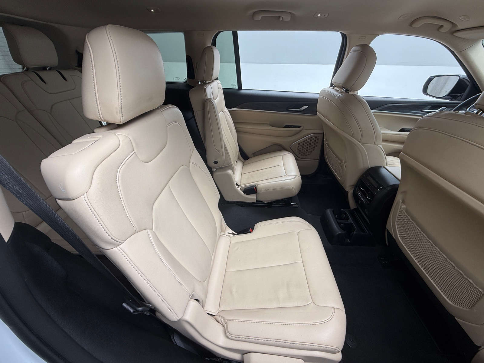 Thumbnail: 2022 Jeep Grand Cherokee L - 5