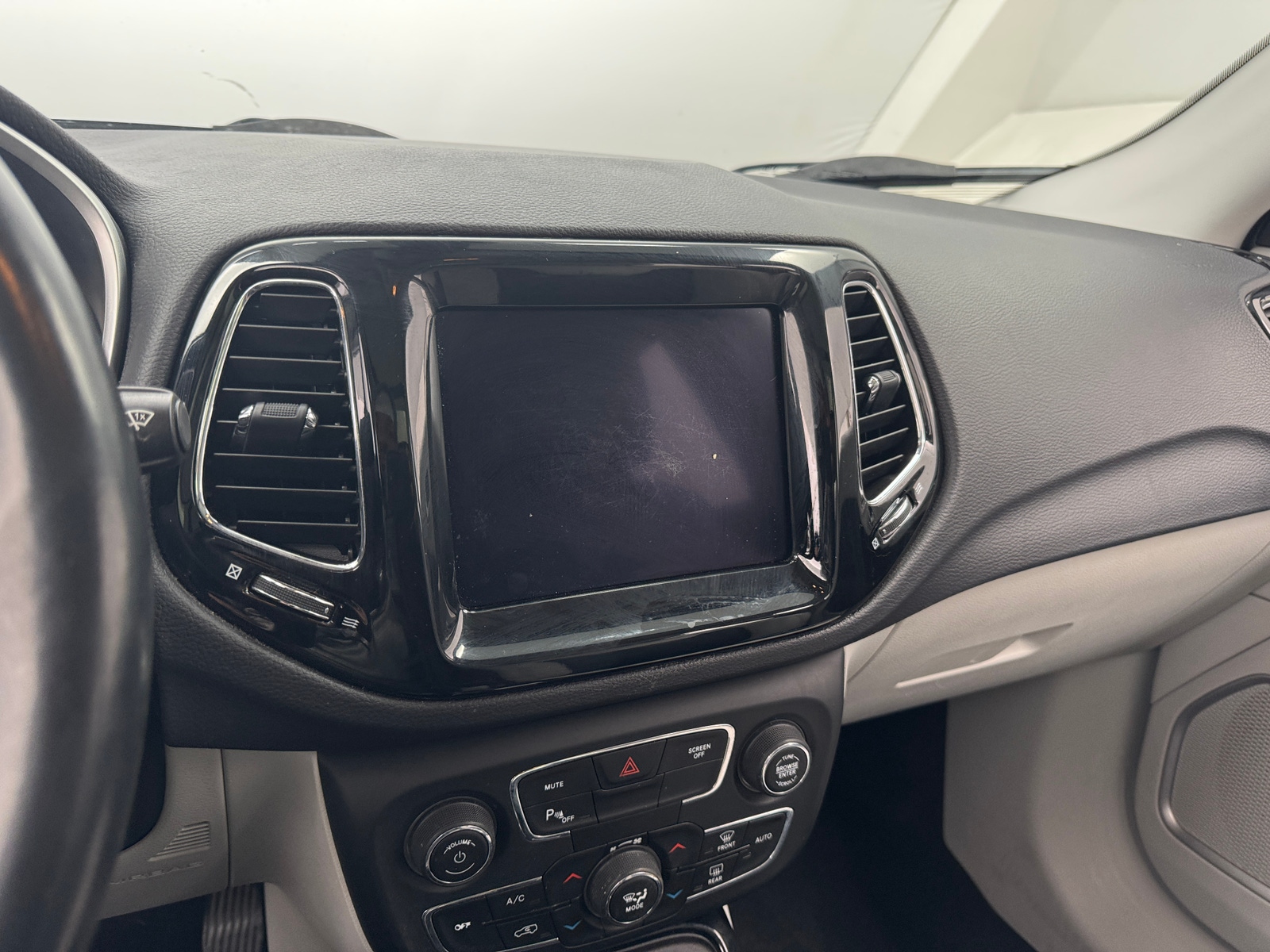 Thumbnail: 2018 Jeep Compass - 3