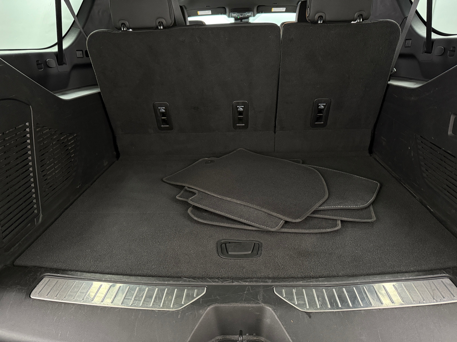 Thumbnail: 2023 GMC Yukon XL - 6