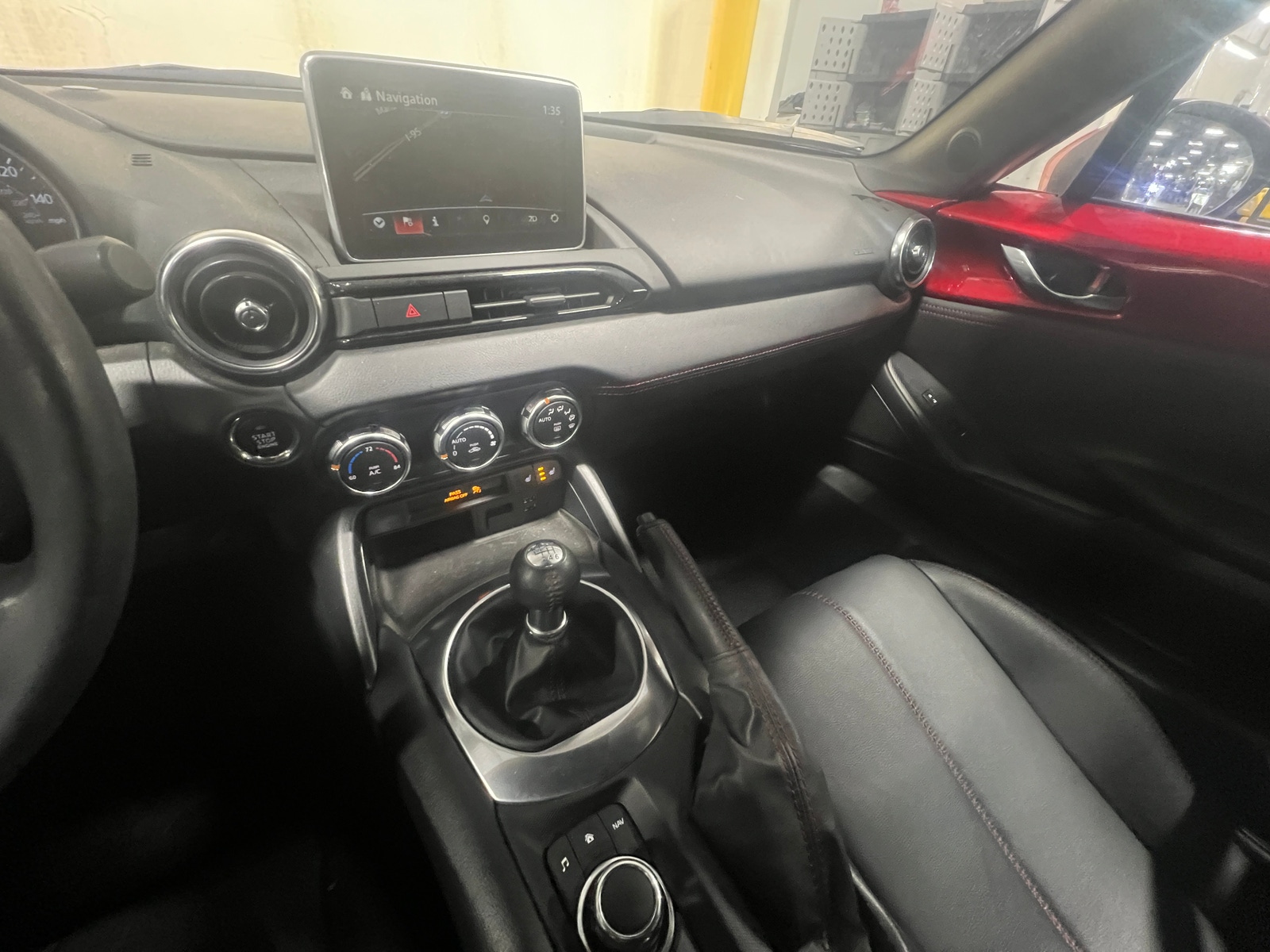 Thumbnail: 2016 Mazda MX-5 Miata - 4