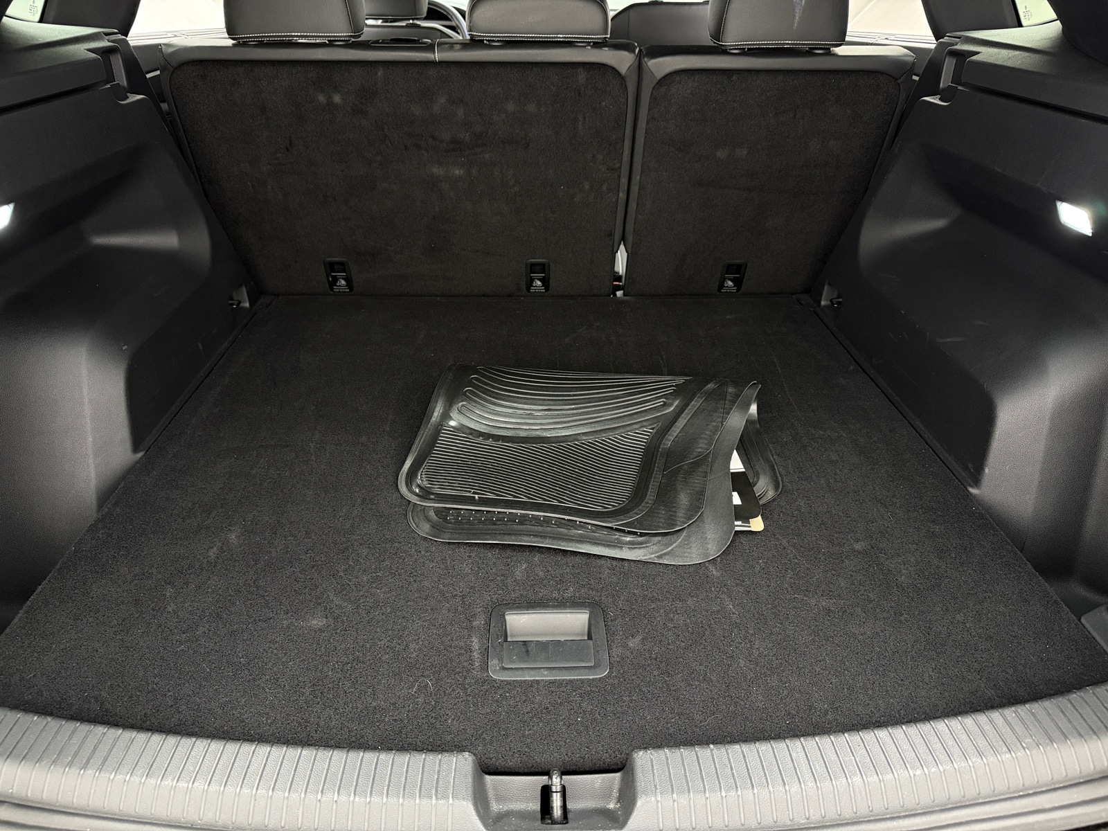 Thumbnail: 2025 Volkswagen Atlas - 6