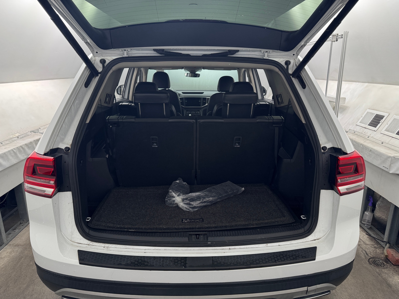 Thumbnail: 2019 Volkswagen Atlas - 6