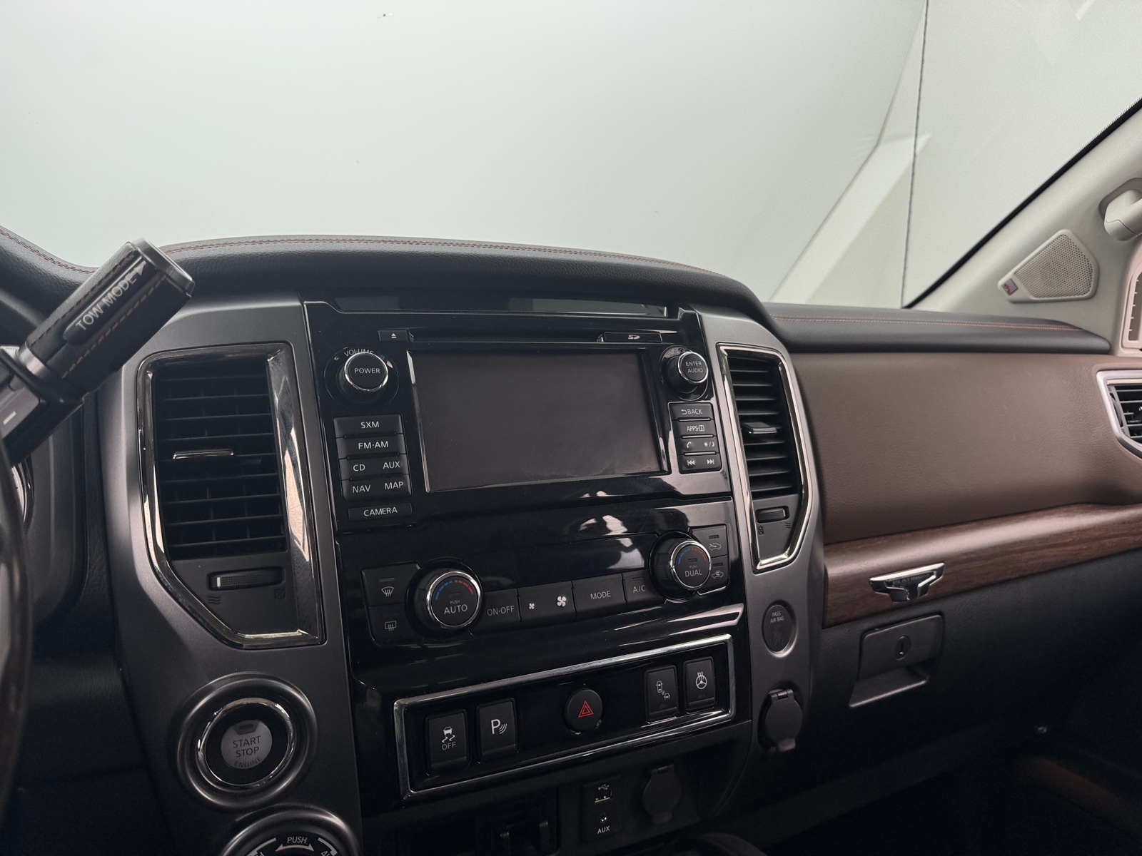 Thumbnail: 2018 Nissan Titan - 3