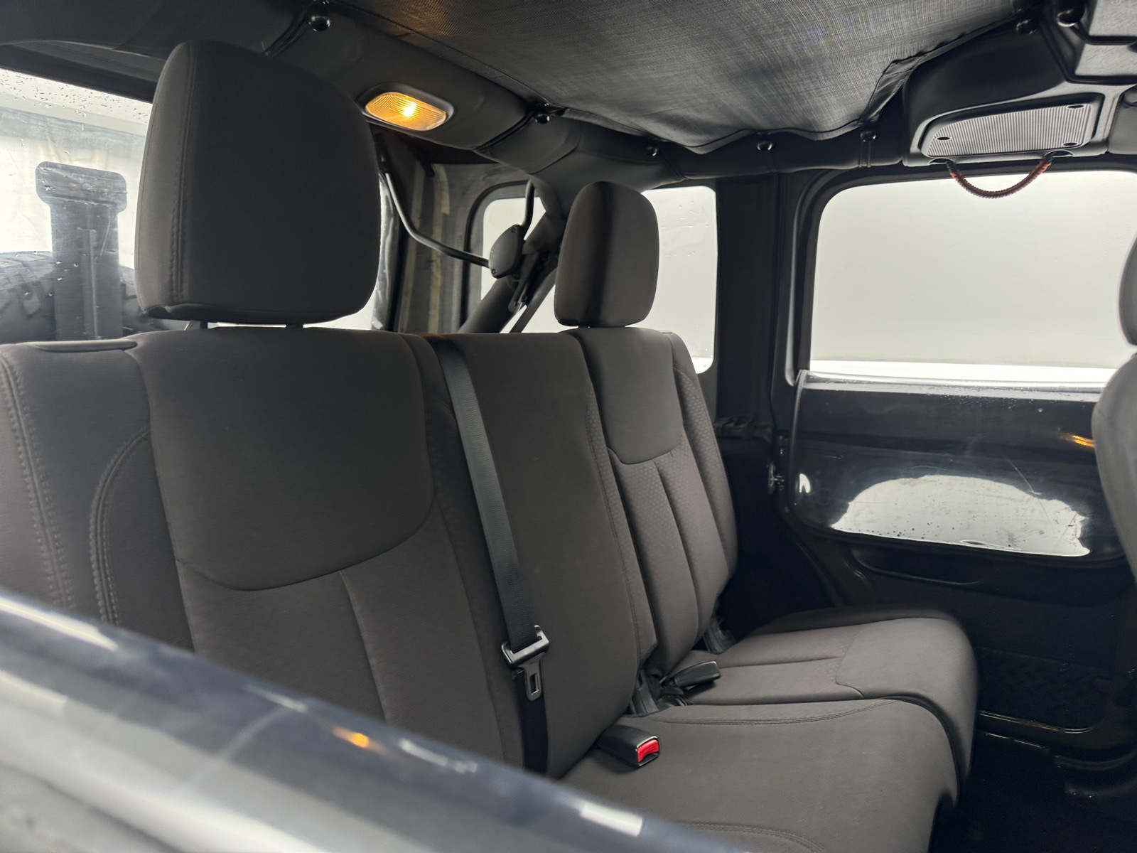 Thumbnail: 2015 Jeep Wrangler - 6