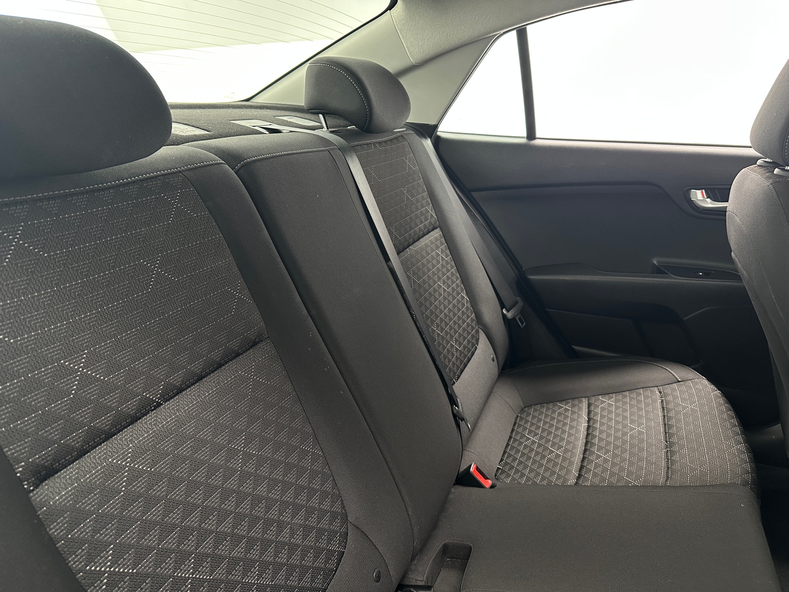 Thumbnail: 2020 Kia Rio - 6