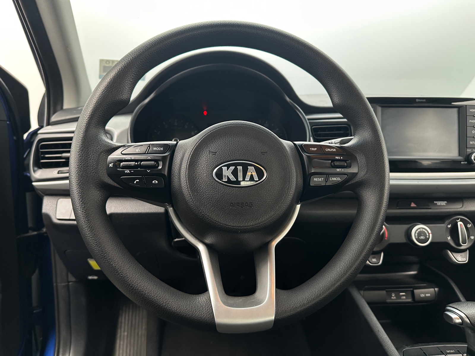 Thumbnail: 2020 Kia Rio - 5