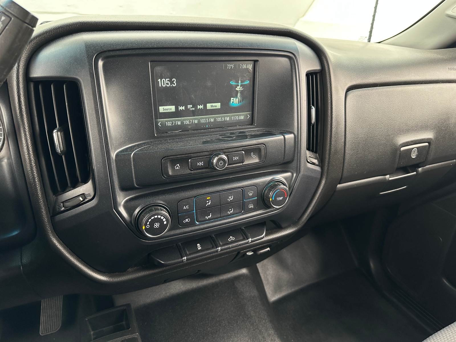 Thumbnail: 2018 Chevrolet Silverado 1500 - 4