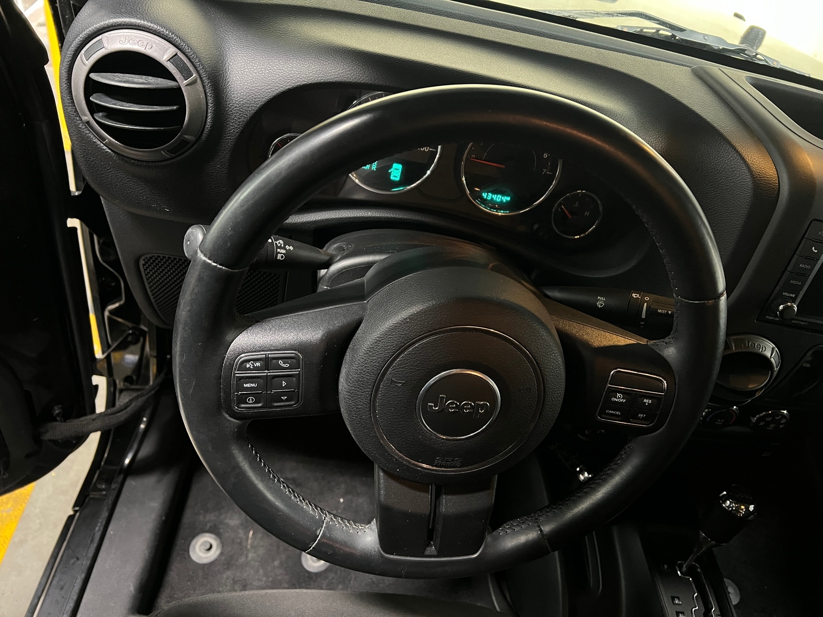 Thumbnail: 2015 Jeep Wrangler - 5