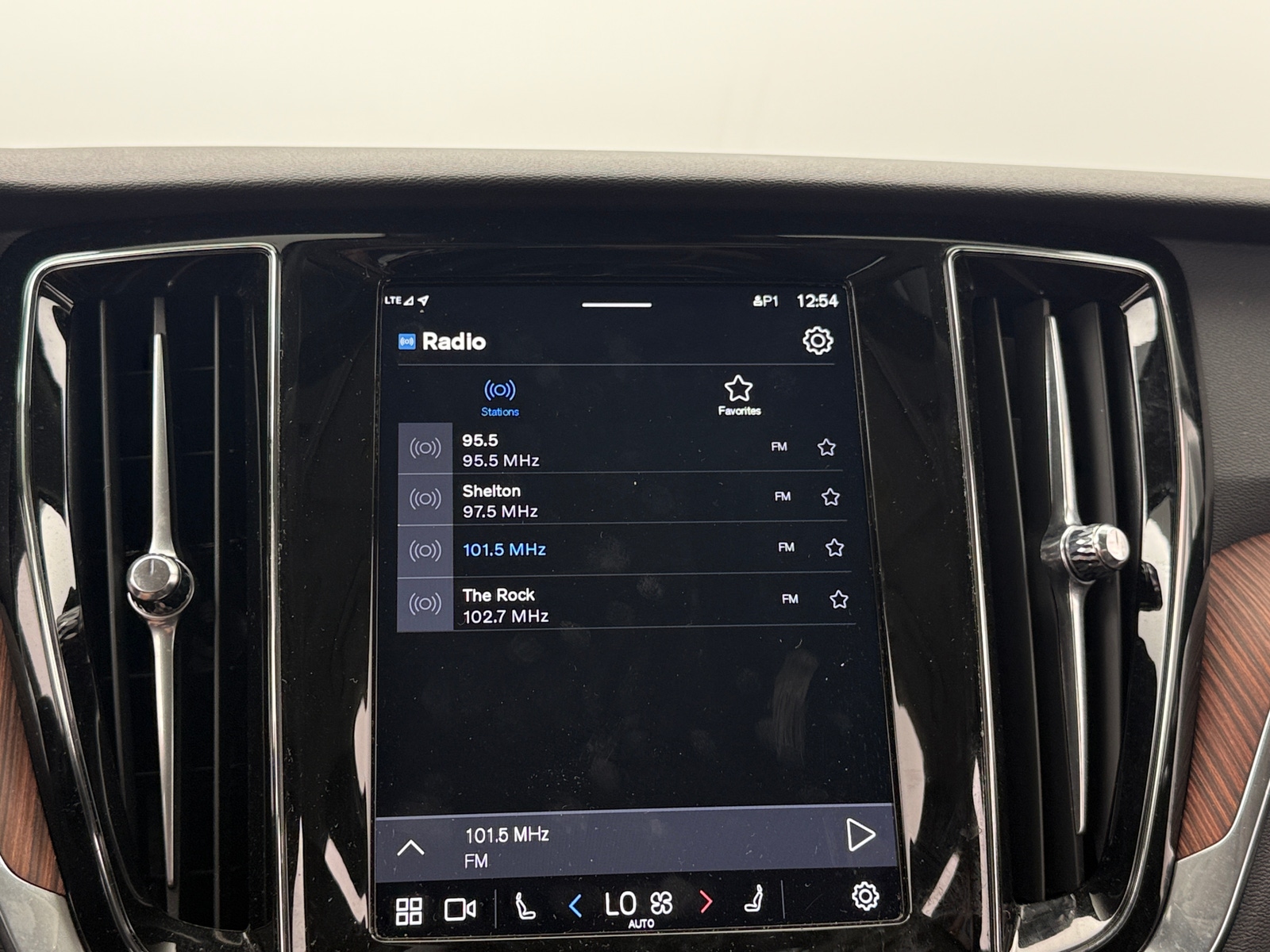 Thumbnail: 2025 Volvo V60 - 3