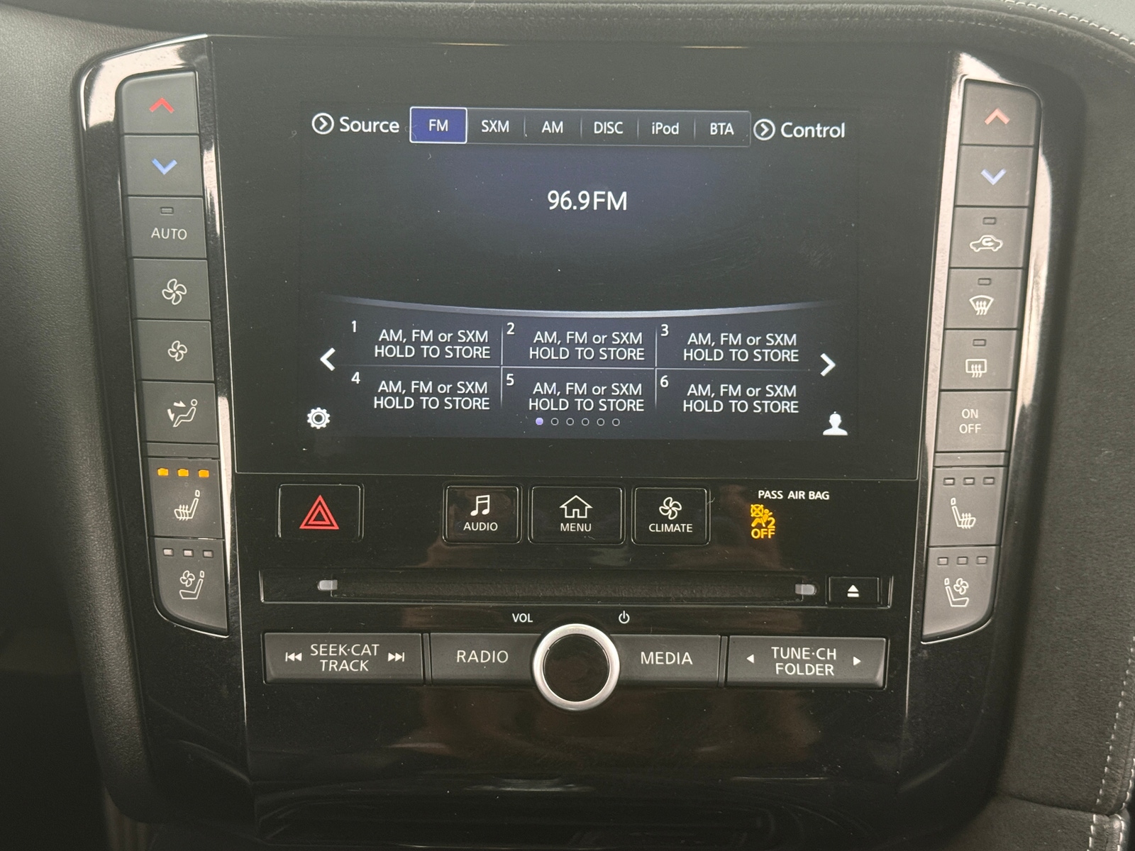 Thumbnail: 2019 INFINITI QX50 - 3