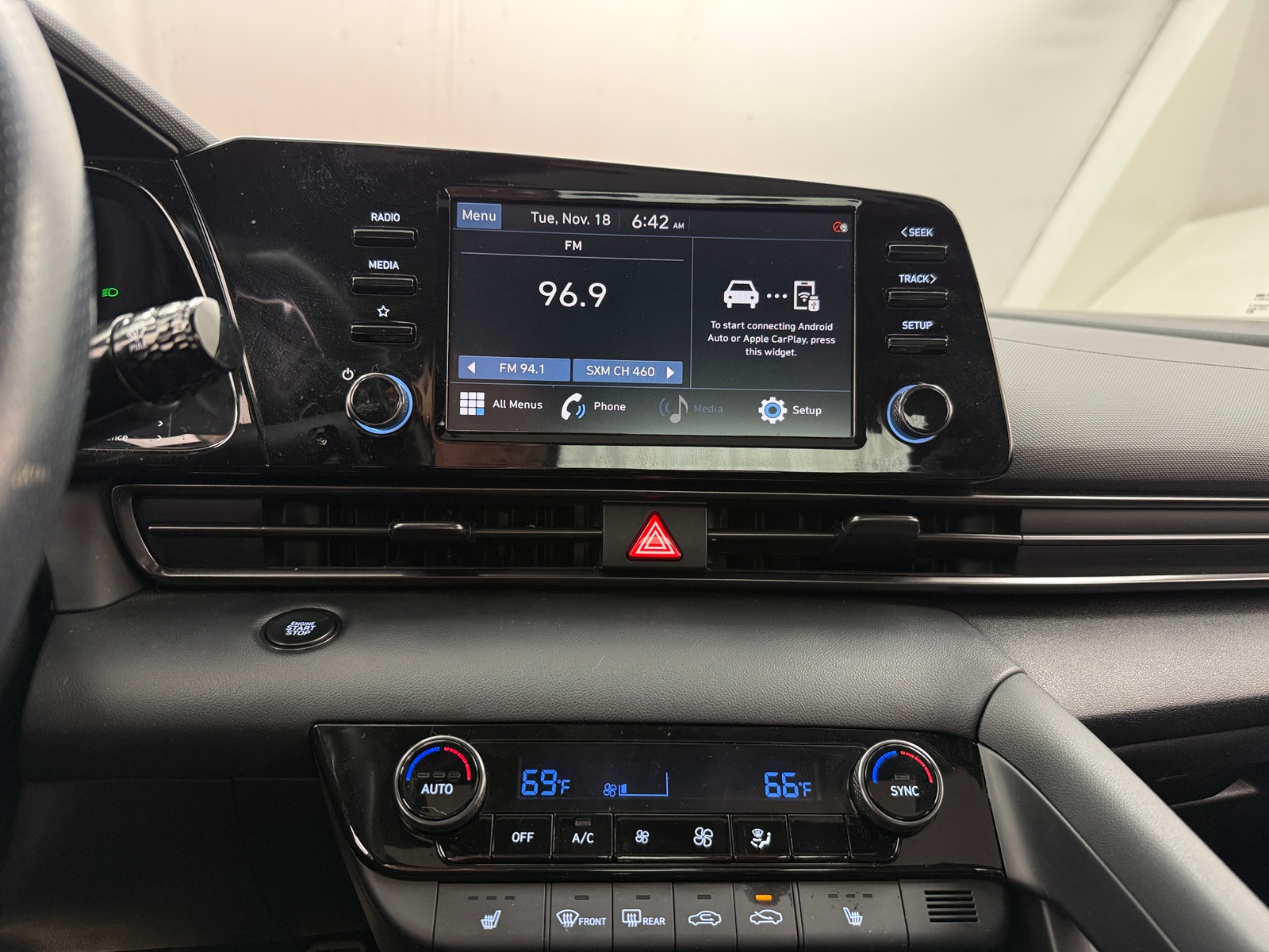 Thumbnail: 2022 Hyundai Elantra - 4