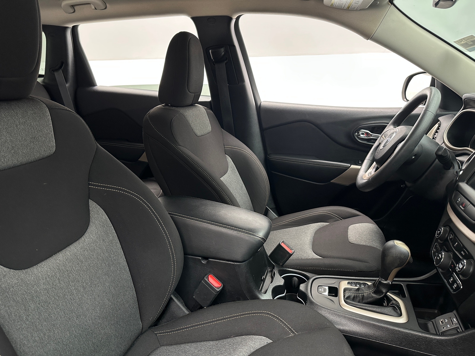 Thumbnail: 2018 Jeep Cherokee - 2