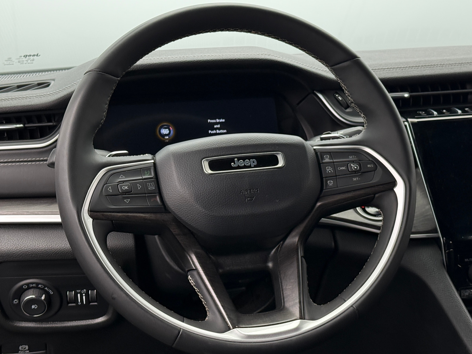 Thumbnail: 2024 Jeep Grand Cherokee - 4