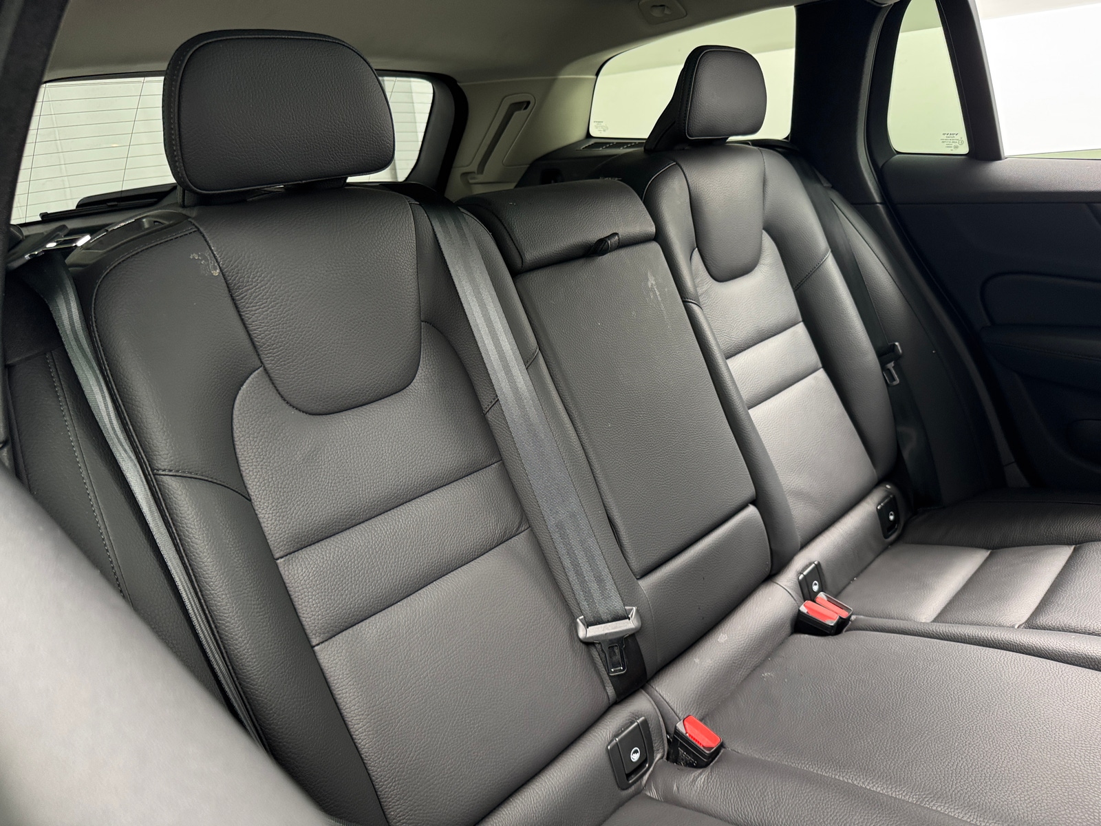 Thumbnail: 2025 Volvo V60 - 5