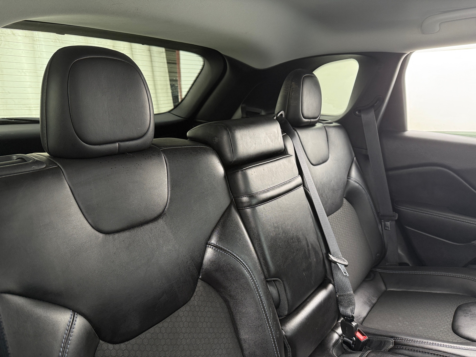 Thumbnail: 2019 Jeep Cherokee - 6