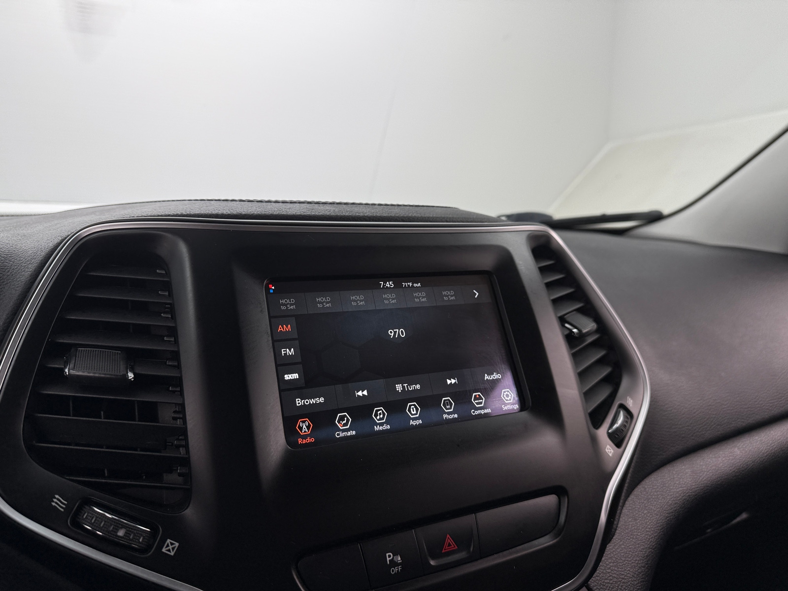 Thumbnail: 2019 Jeep Cherokee - 4