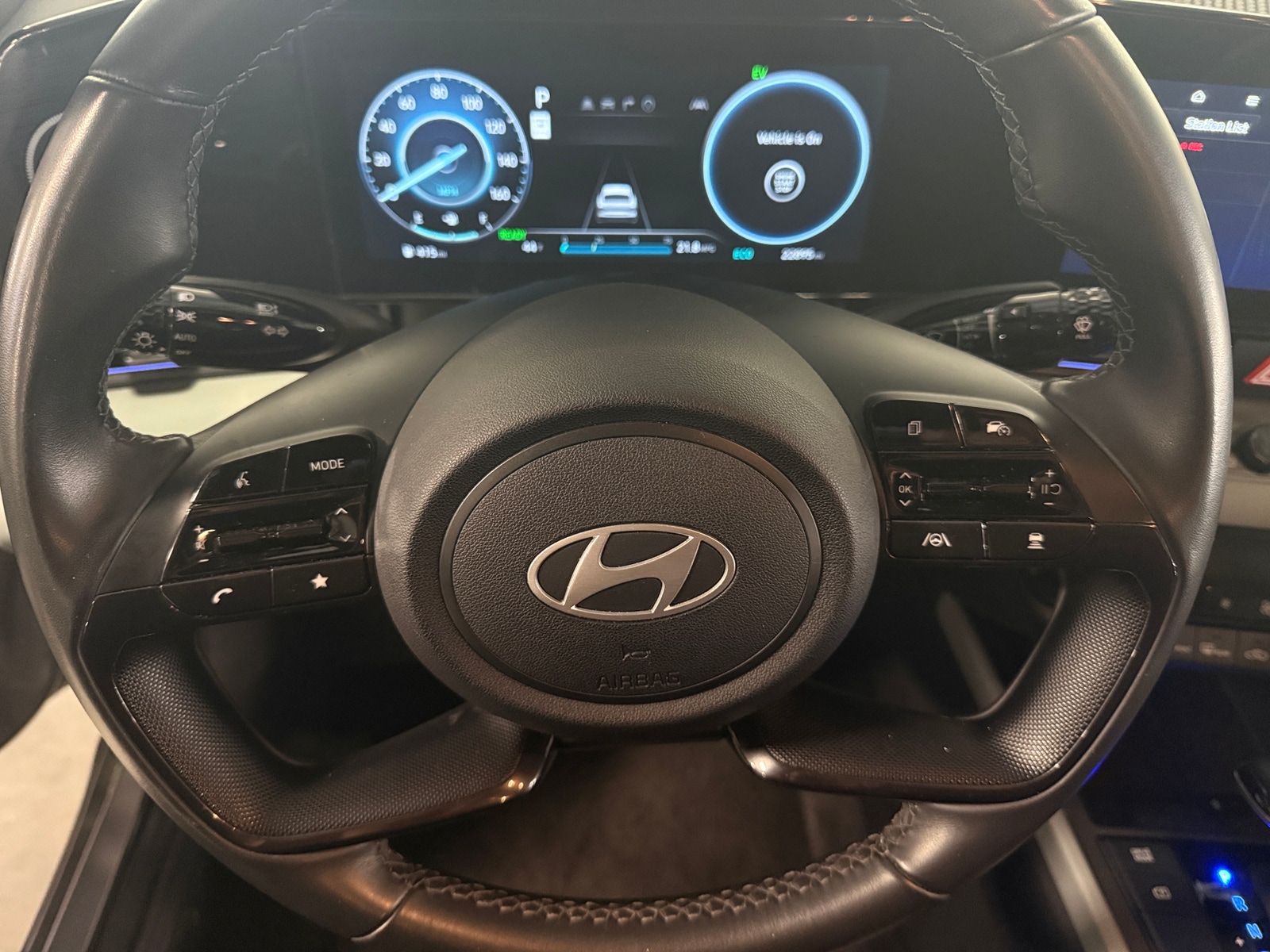 Thumbnail: 2025 Hyundai Elantra - 4