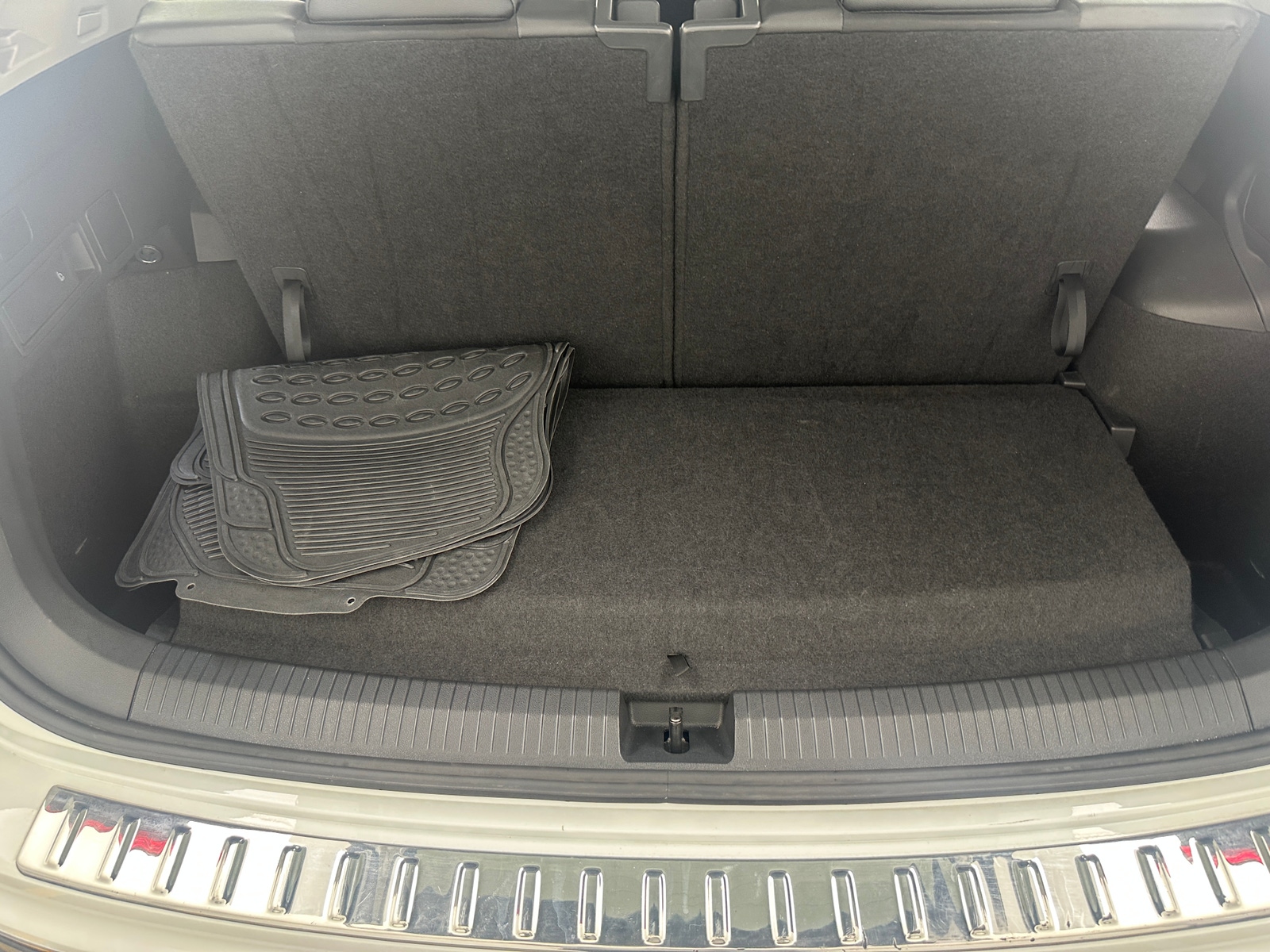 Thumbnail: 2024 Volkswagen Tiguan - 6