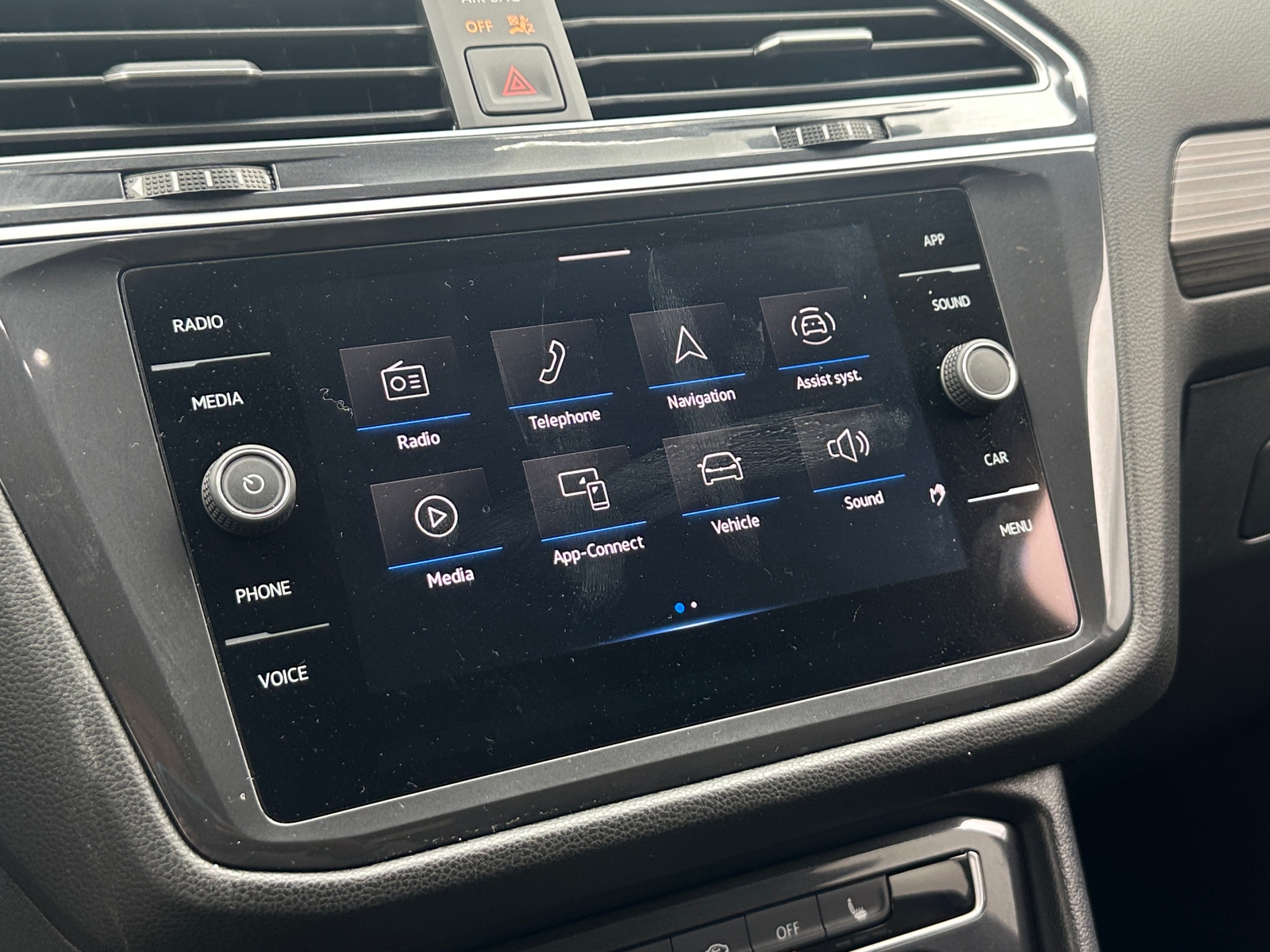 Thumbnail: 2024 Volkswagen Tiguan - 3