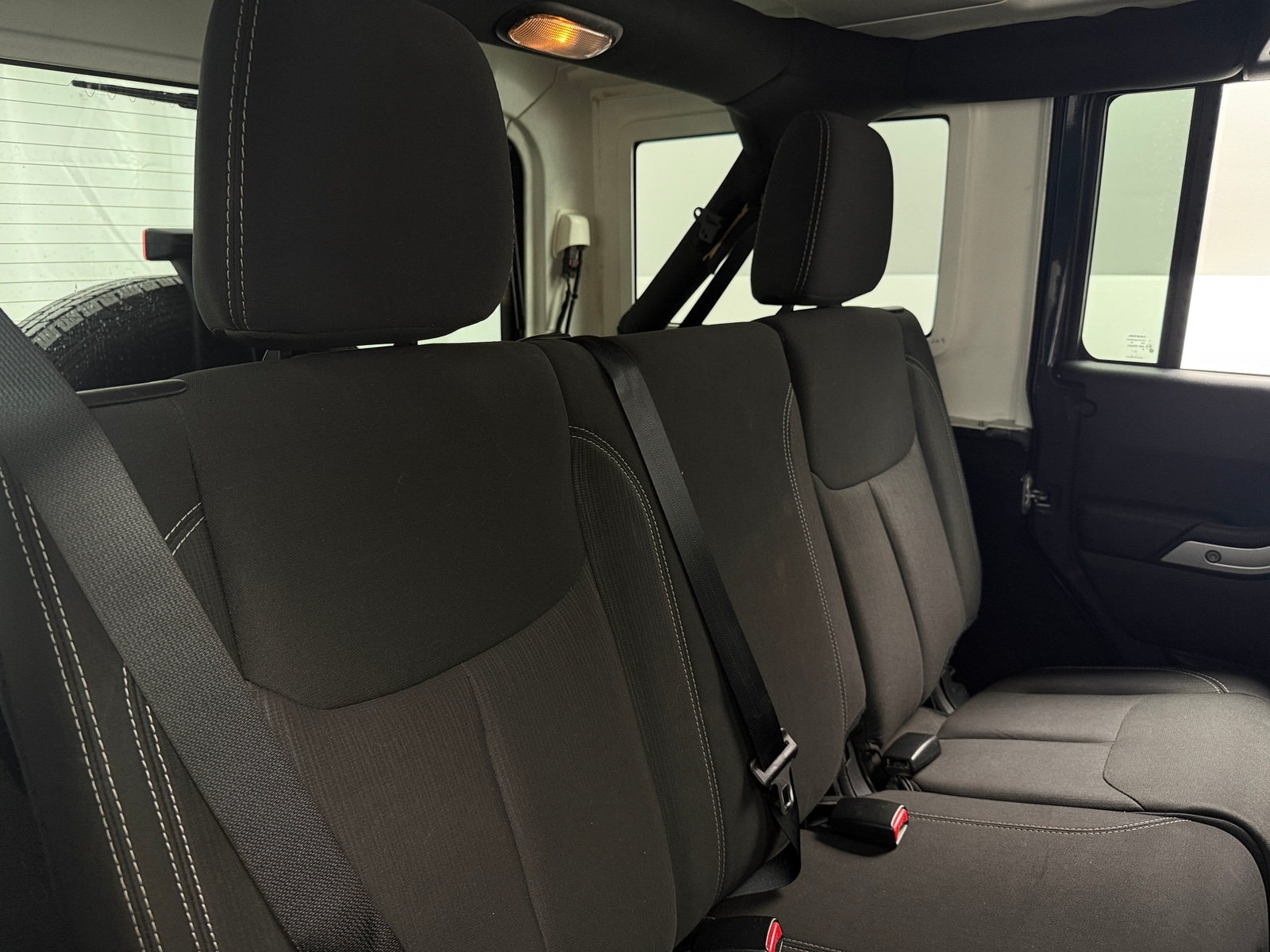 Thumbnail: 2016 Jeep Wrangler - 6