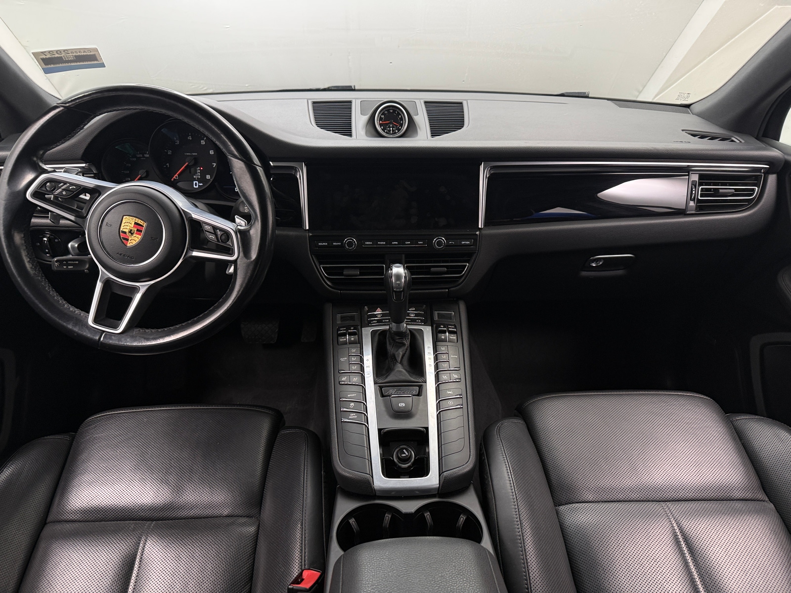 Thumbnail: 2021 Porsche Macan - 2