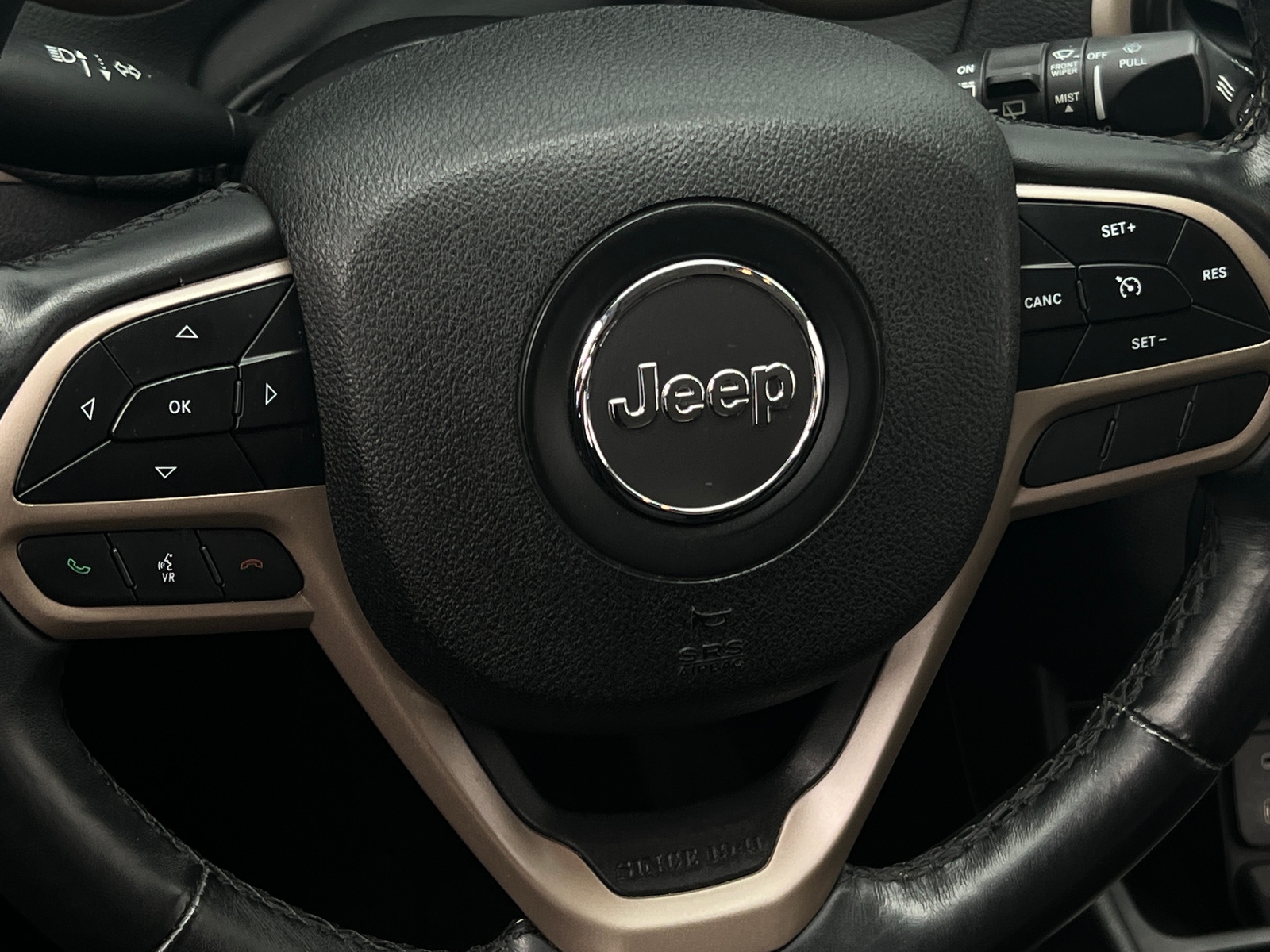 Thumbnail: 2018 Jeep Cherokee - 5